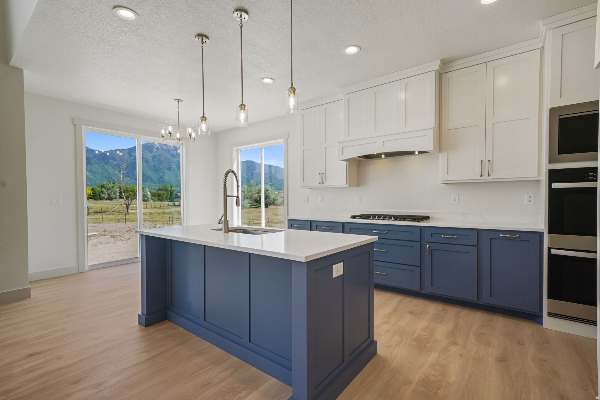 DAVIS FARMS - Residential