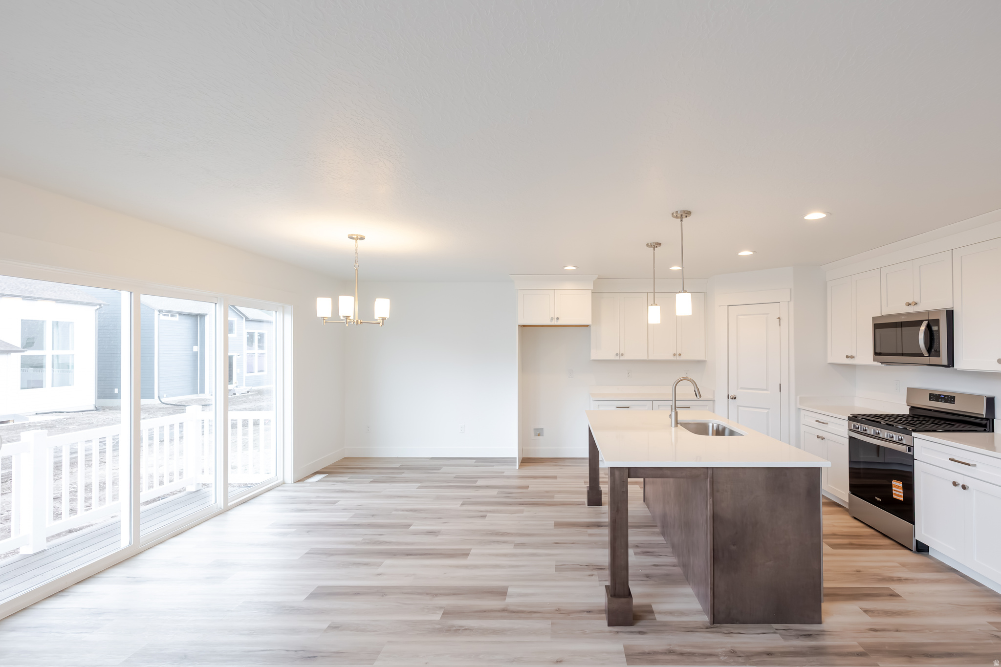 MOUNTAIN RIDGE - Residential