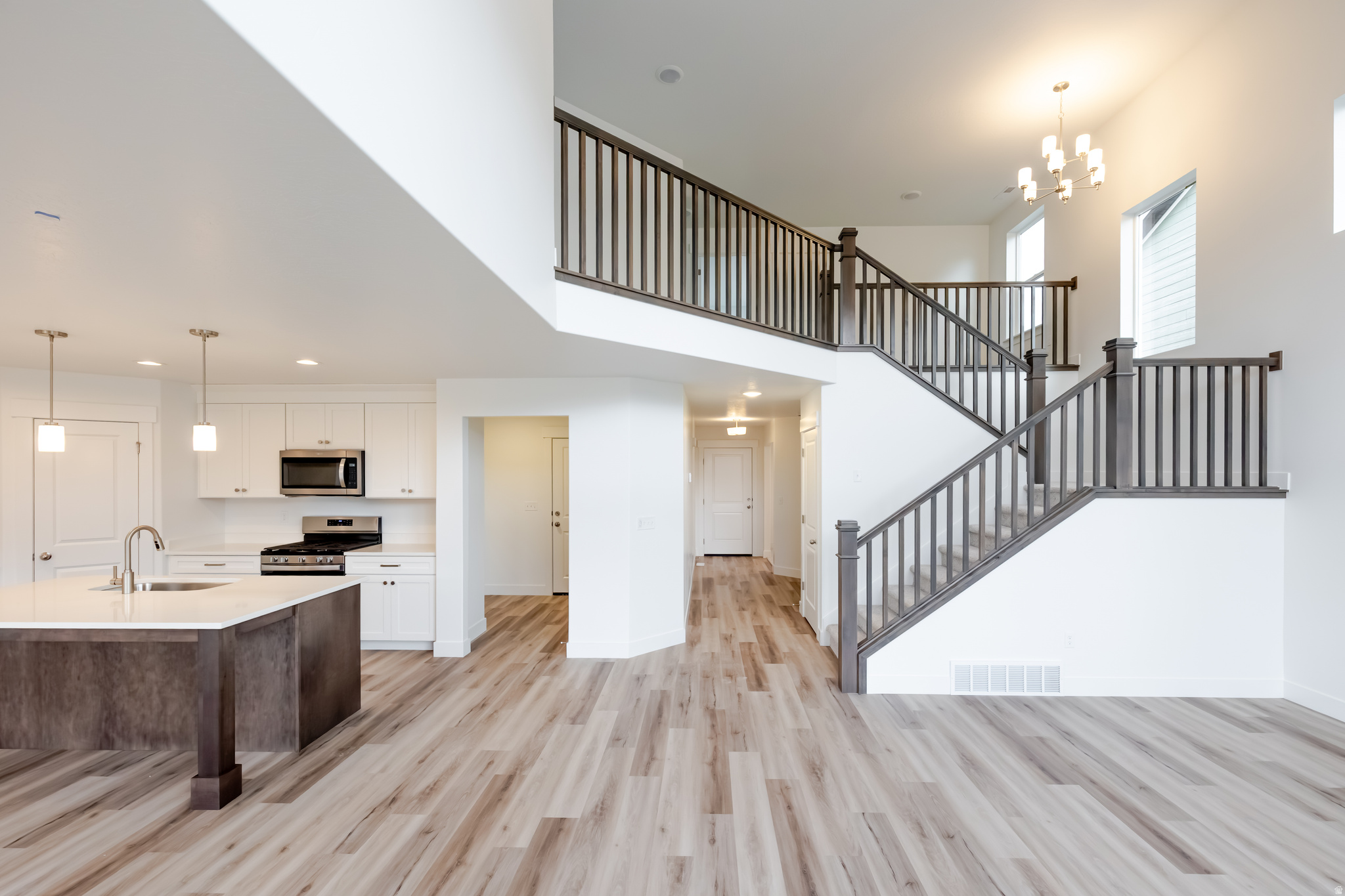 MOUNTAIN RIDGE - Residential