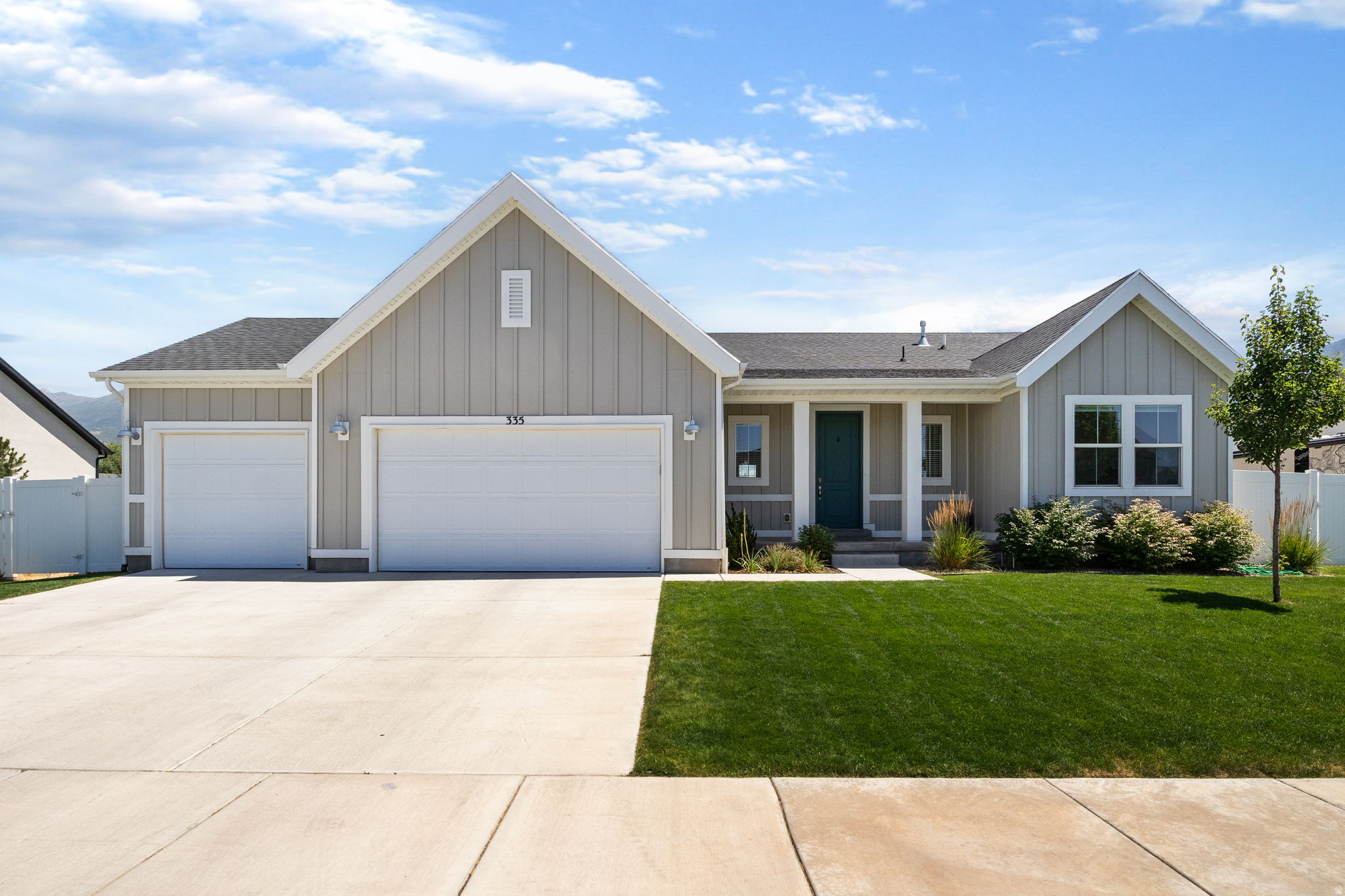MAPLETON GROVE - Residential