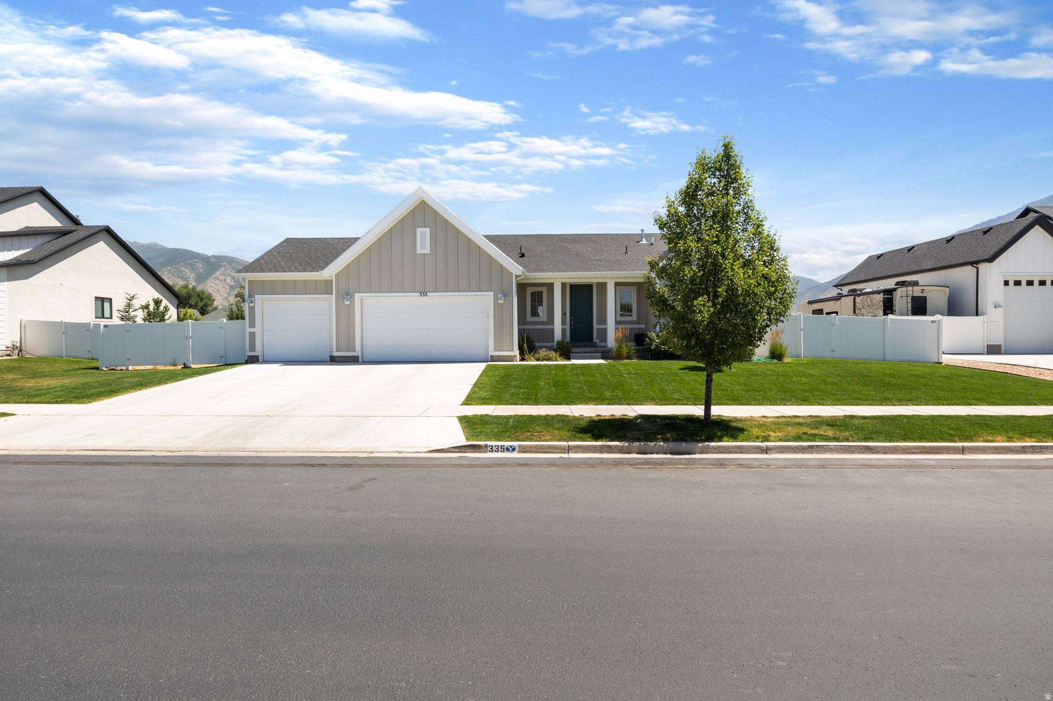 MAPLETON GROVE - Residential