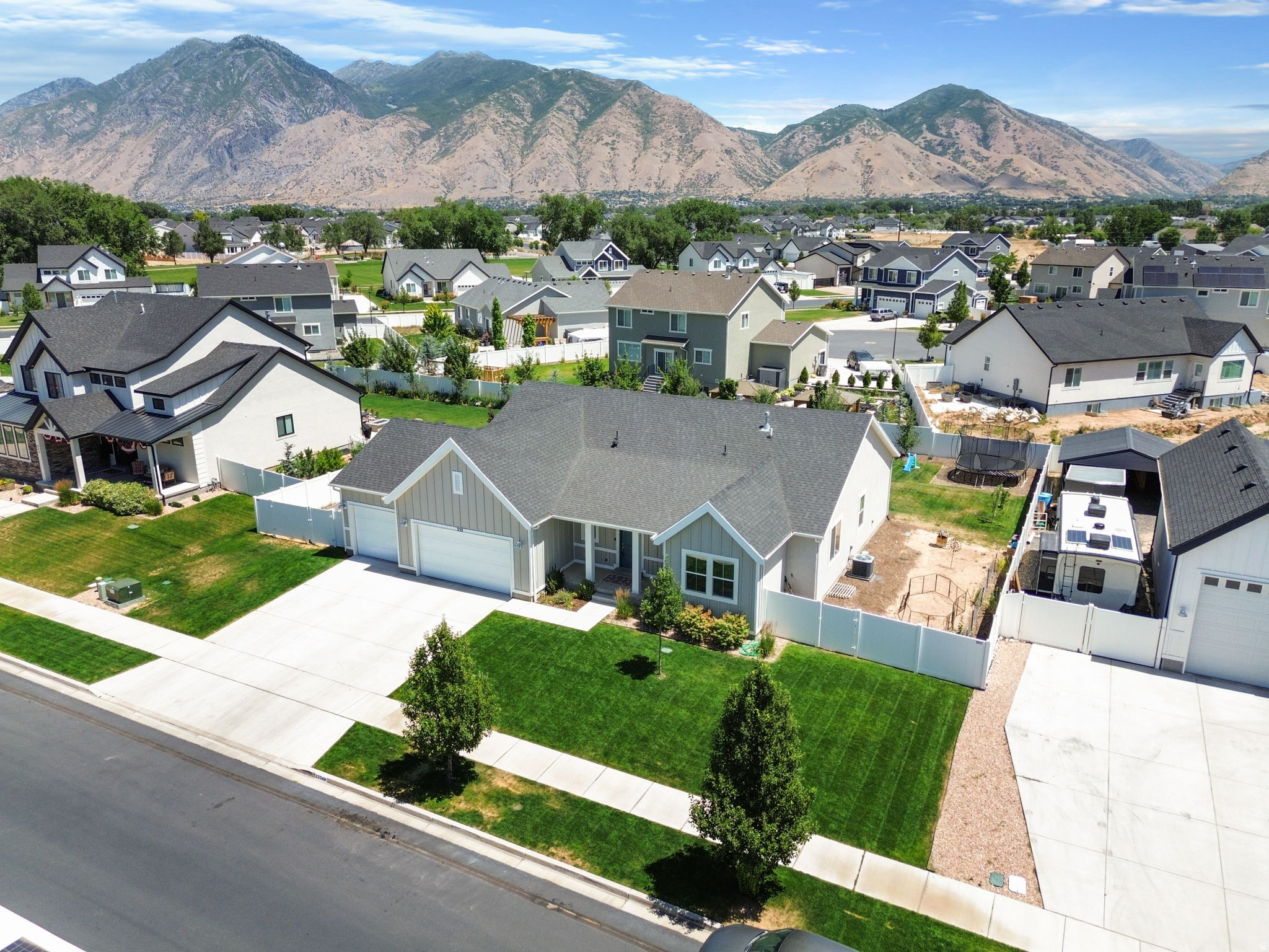 MAPLETON GROVE - Residential