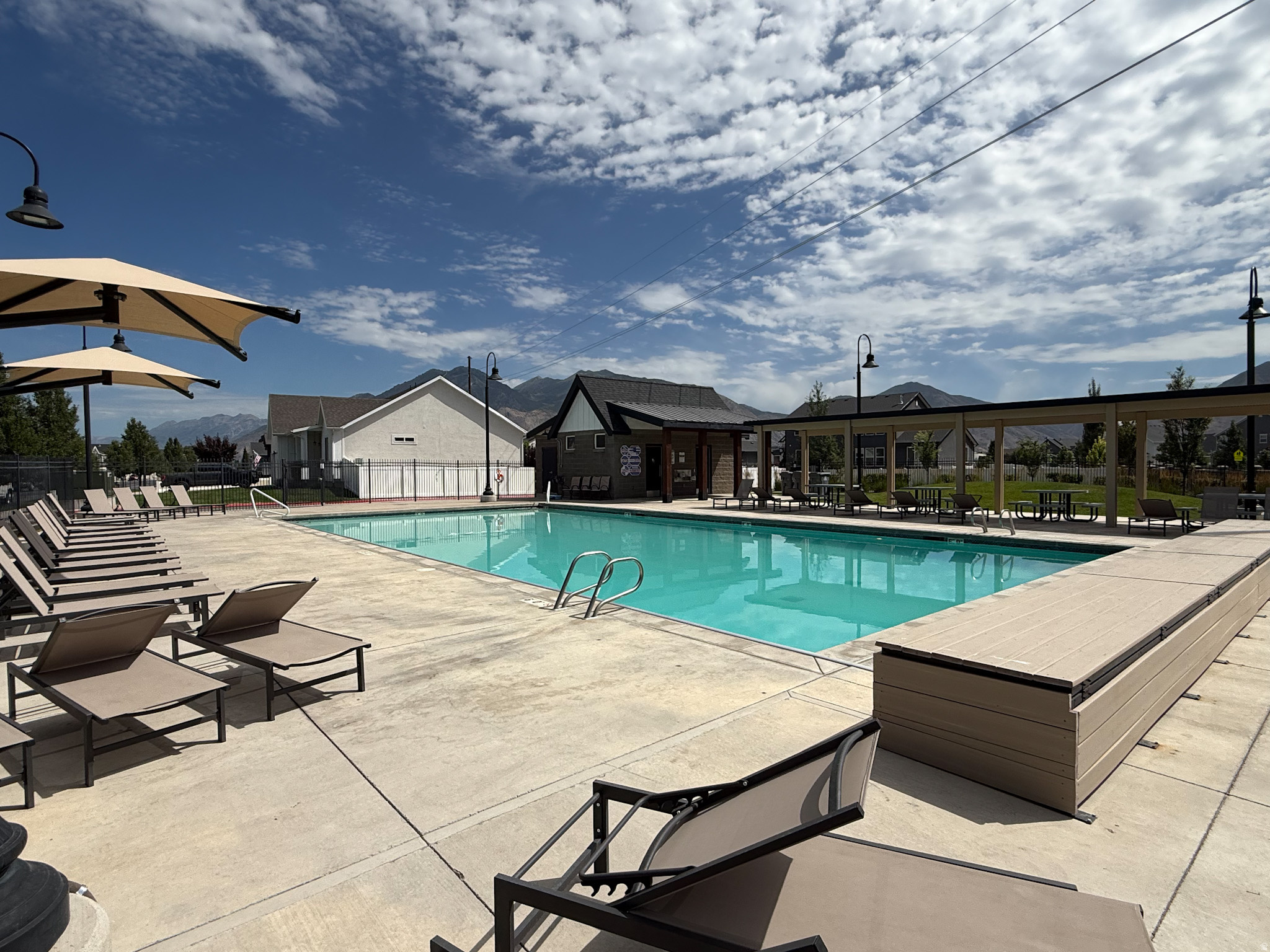 MAPLETON GROVE - Residential