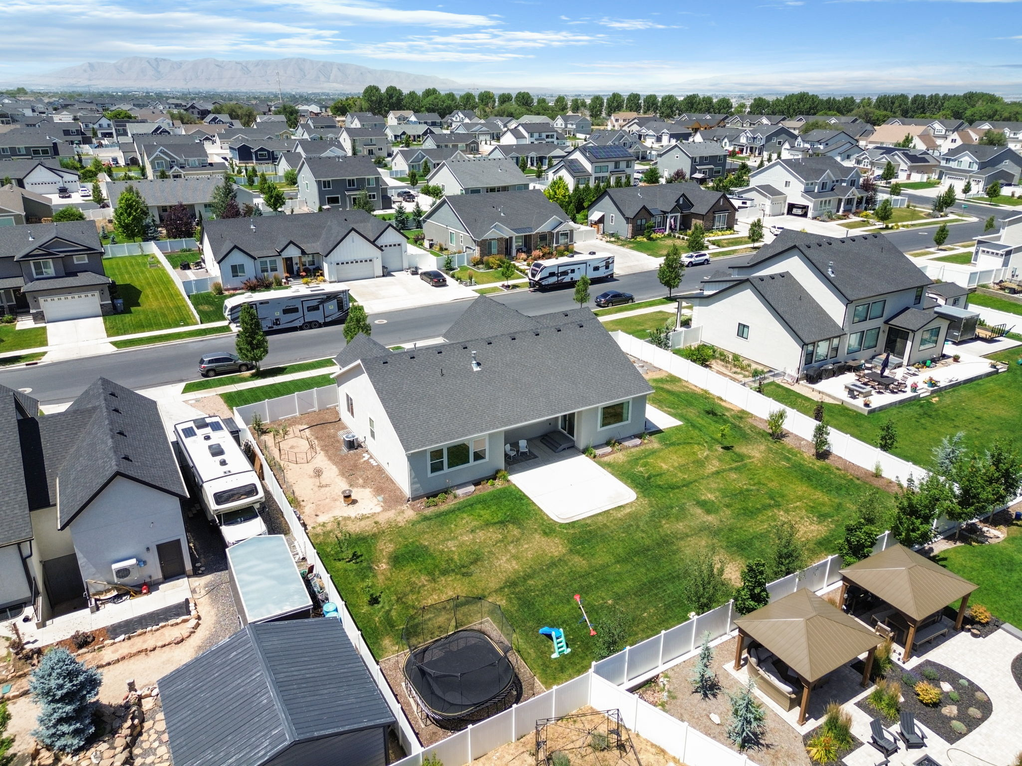 MAPLETON GROVE - Residential
