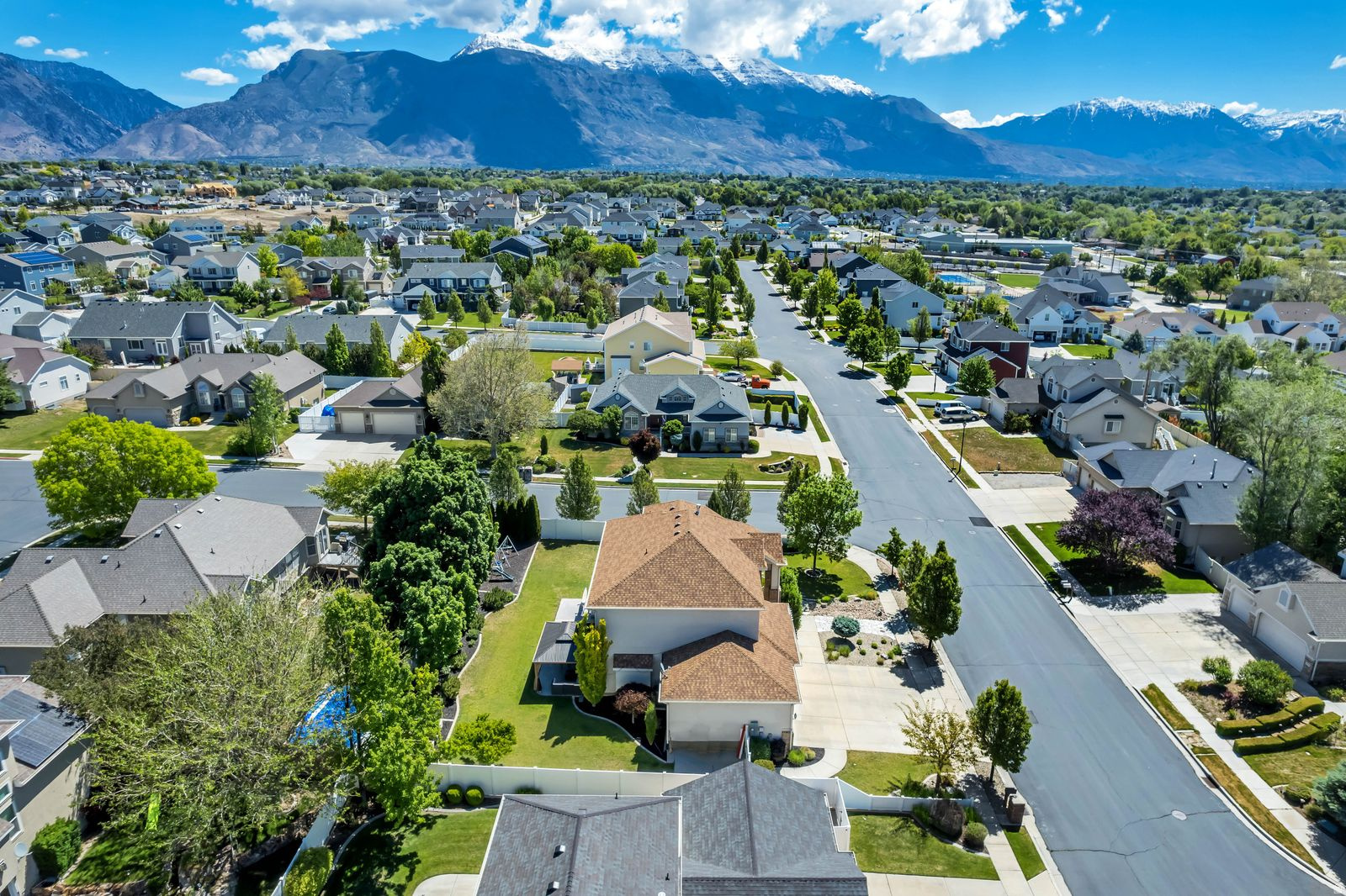 HUNTERS GROVE - Residential
