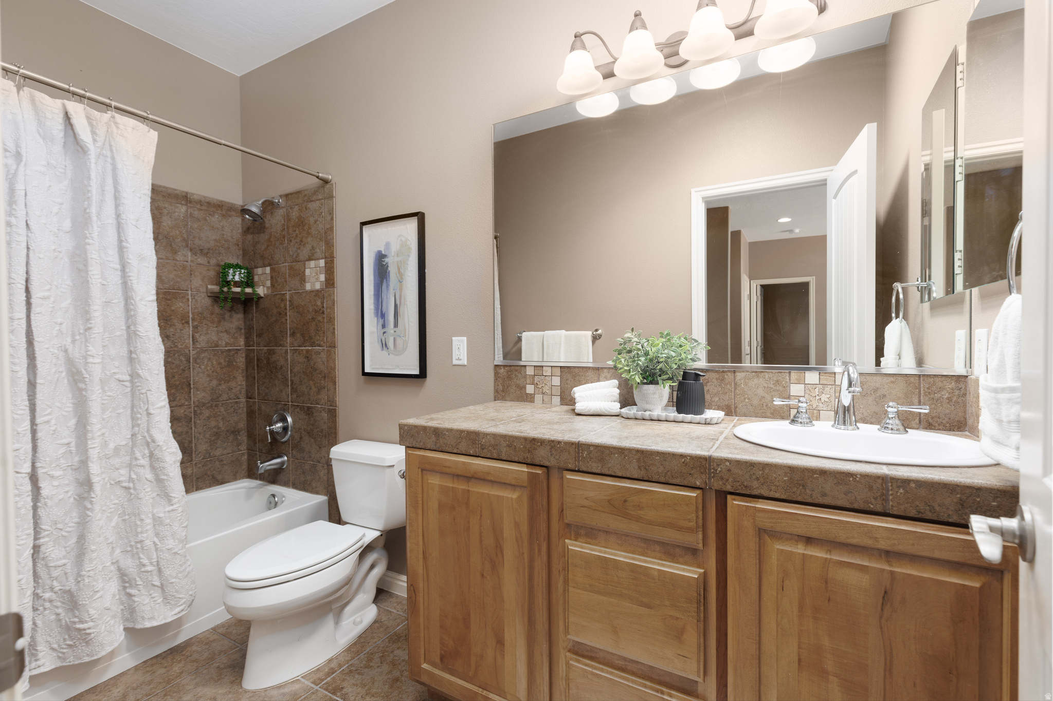 CORAL CANYON - Residential