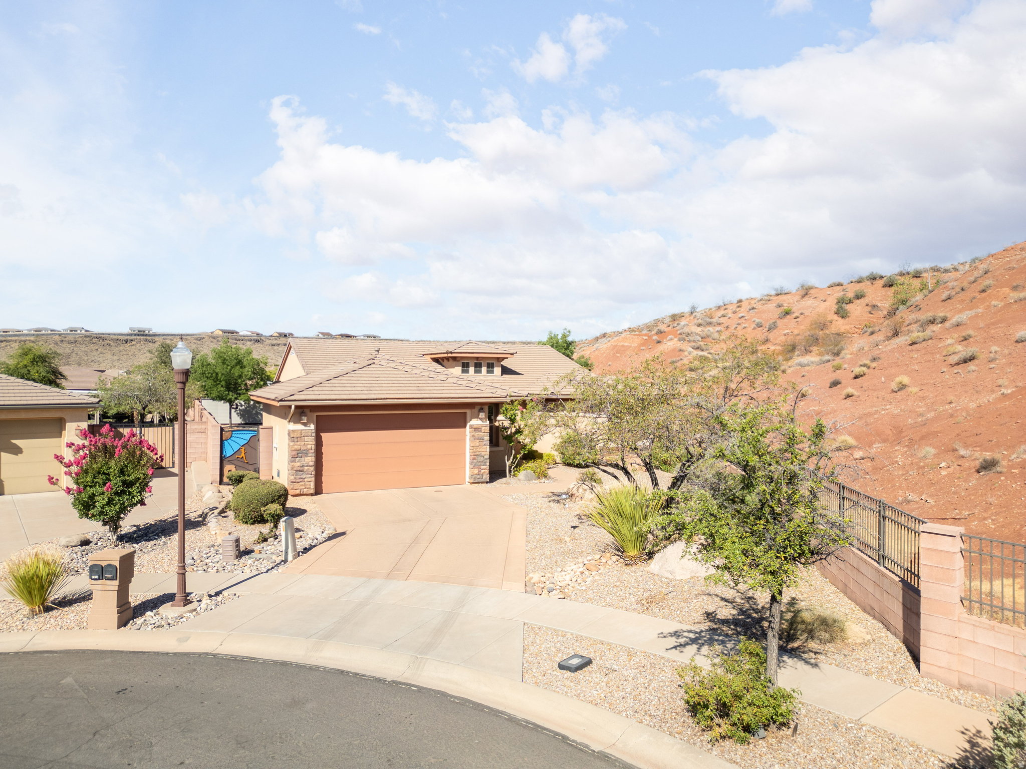 CORAL CANYON - Residential
