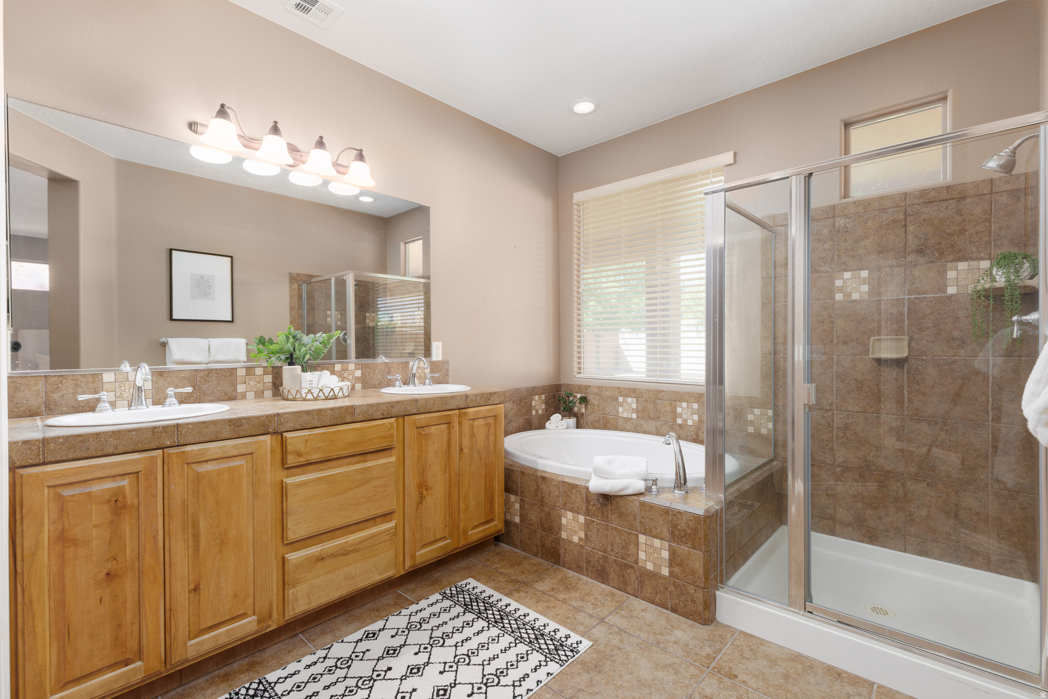 CORAL CANYON - Residential