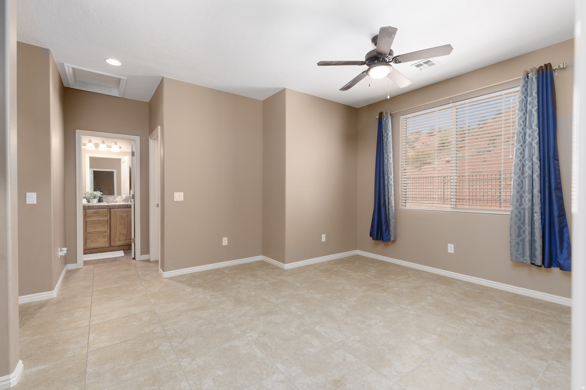 CORAL CANYON - Residential