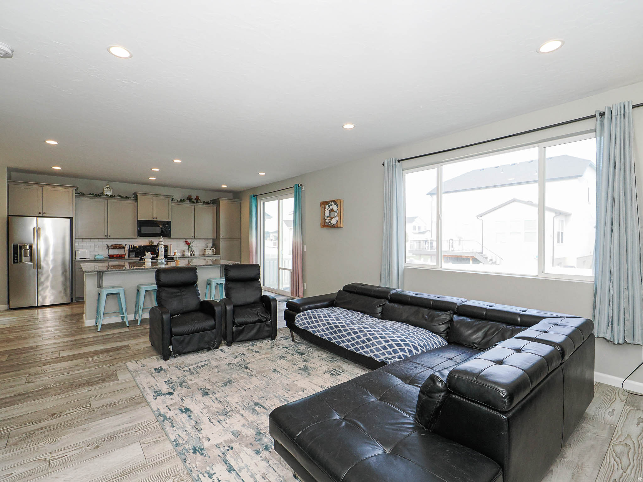PACIFIC SPRINGS - Residential
