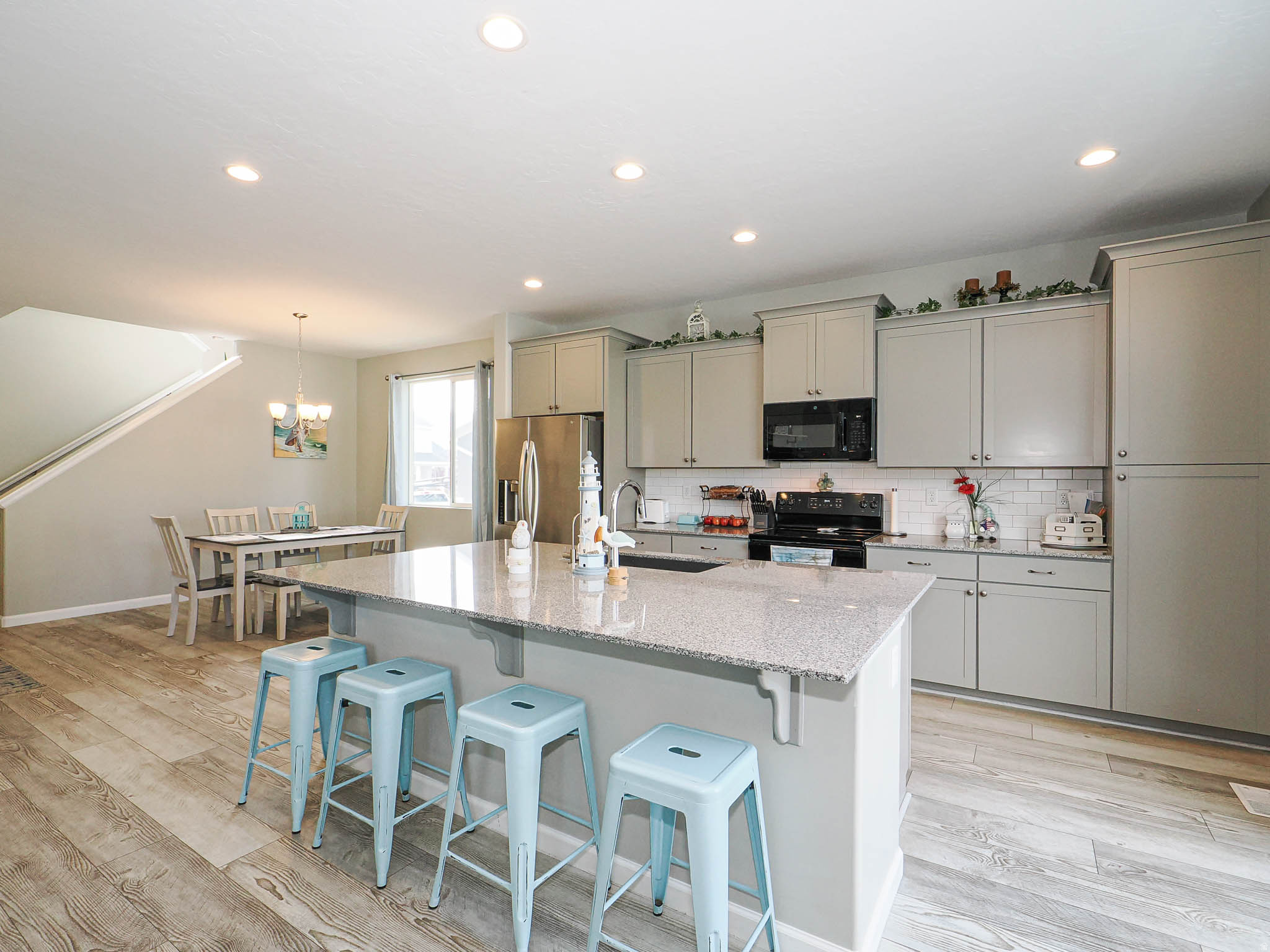 PACIFIC SPRINGS - Residential