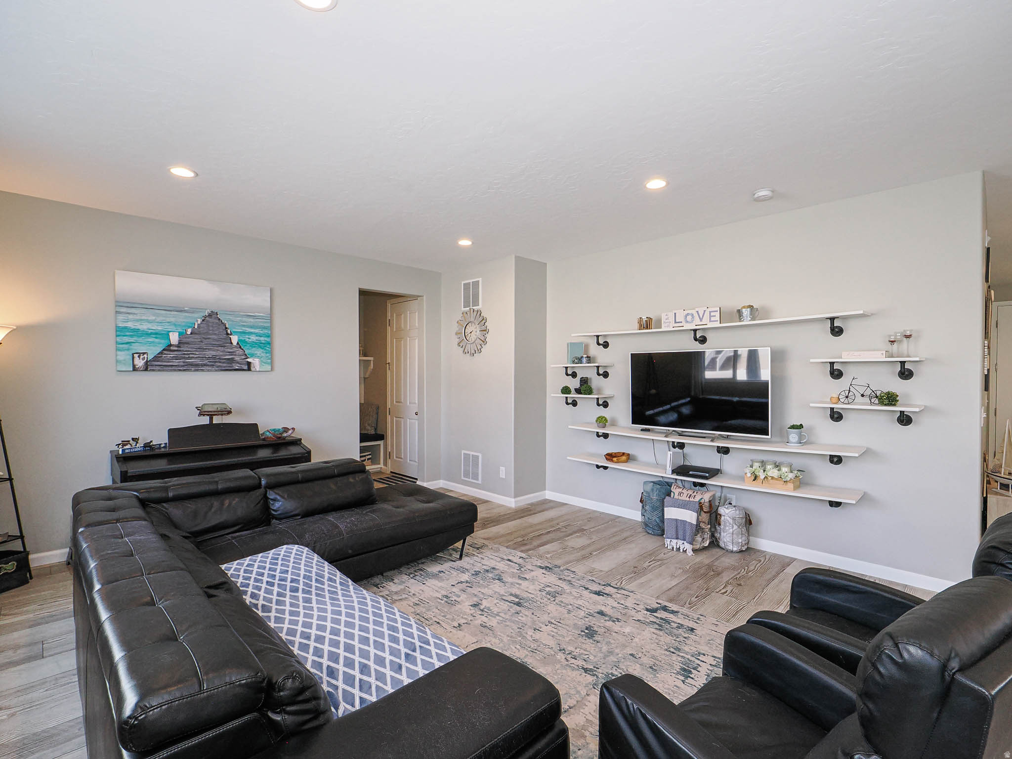 PACIFIC SPRINGS - Residential