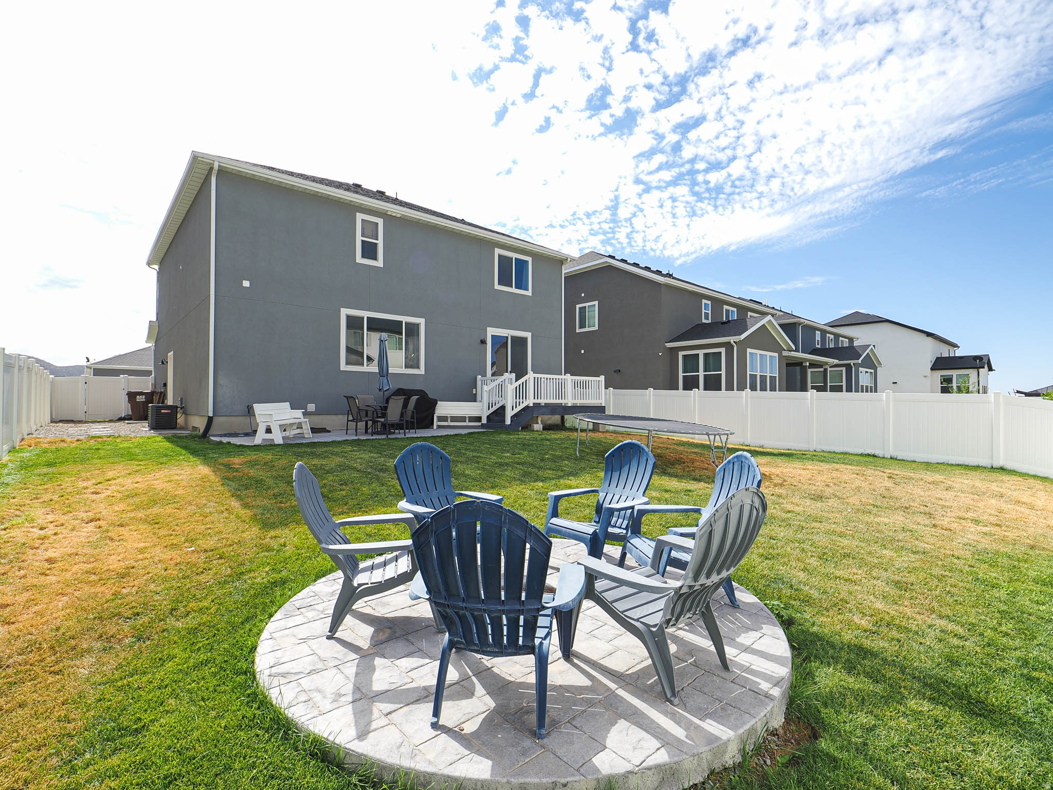 PACIFIC SPRINGS - Residential