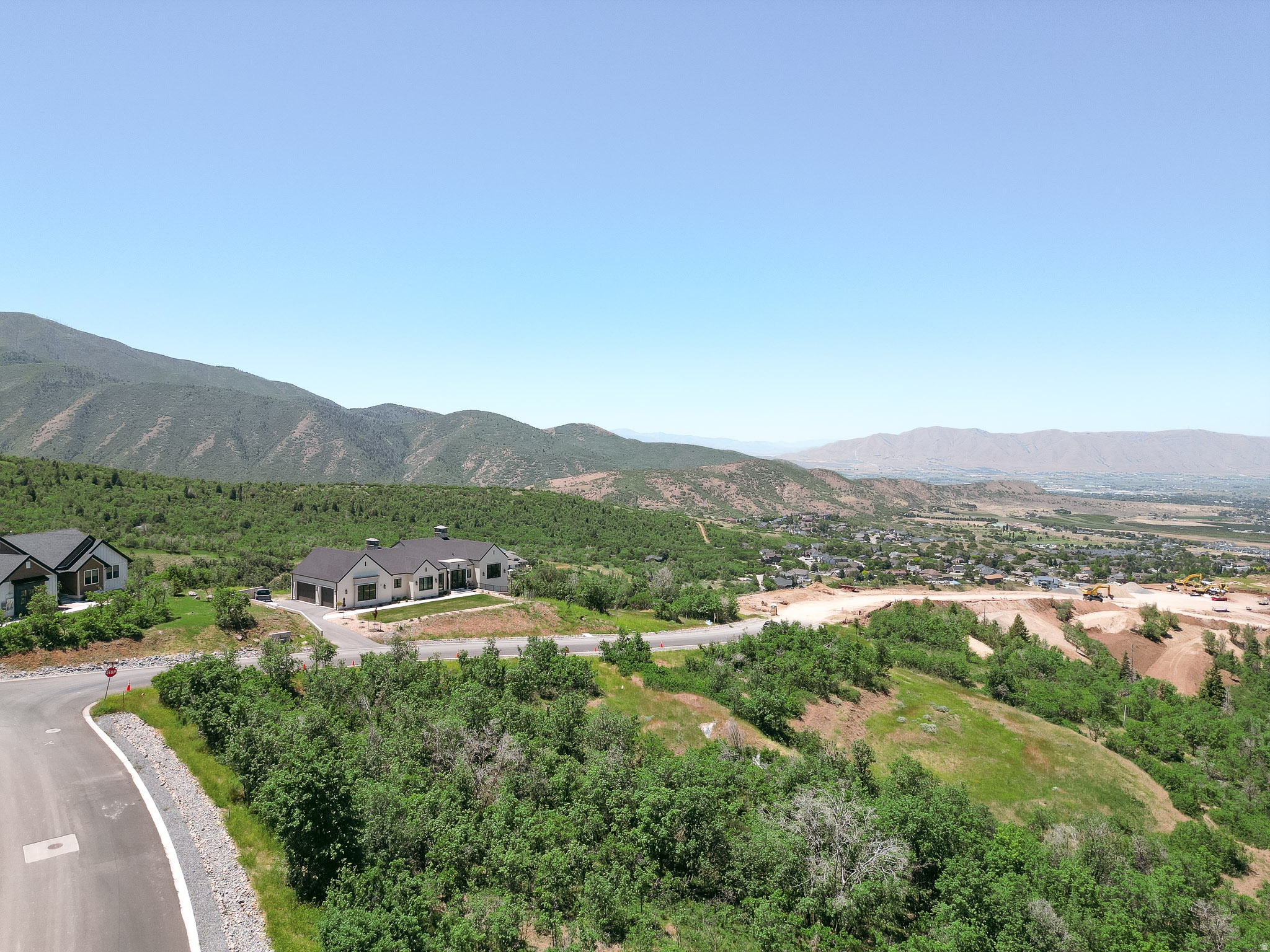 WOODLAND HILLS - Land