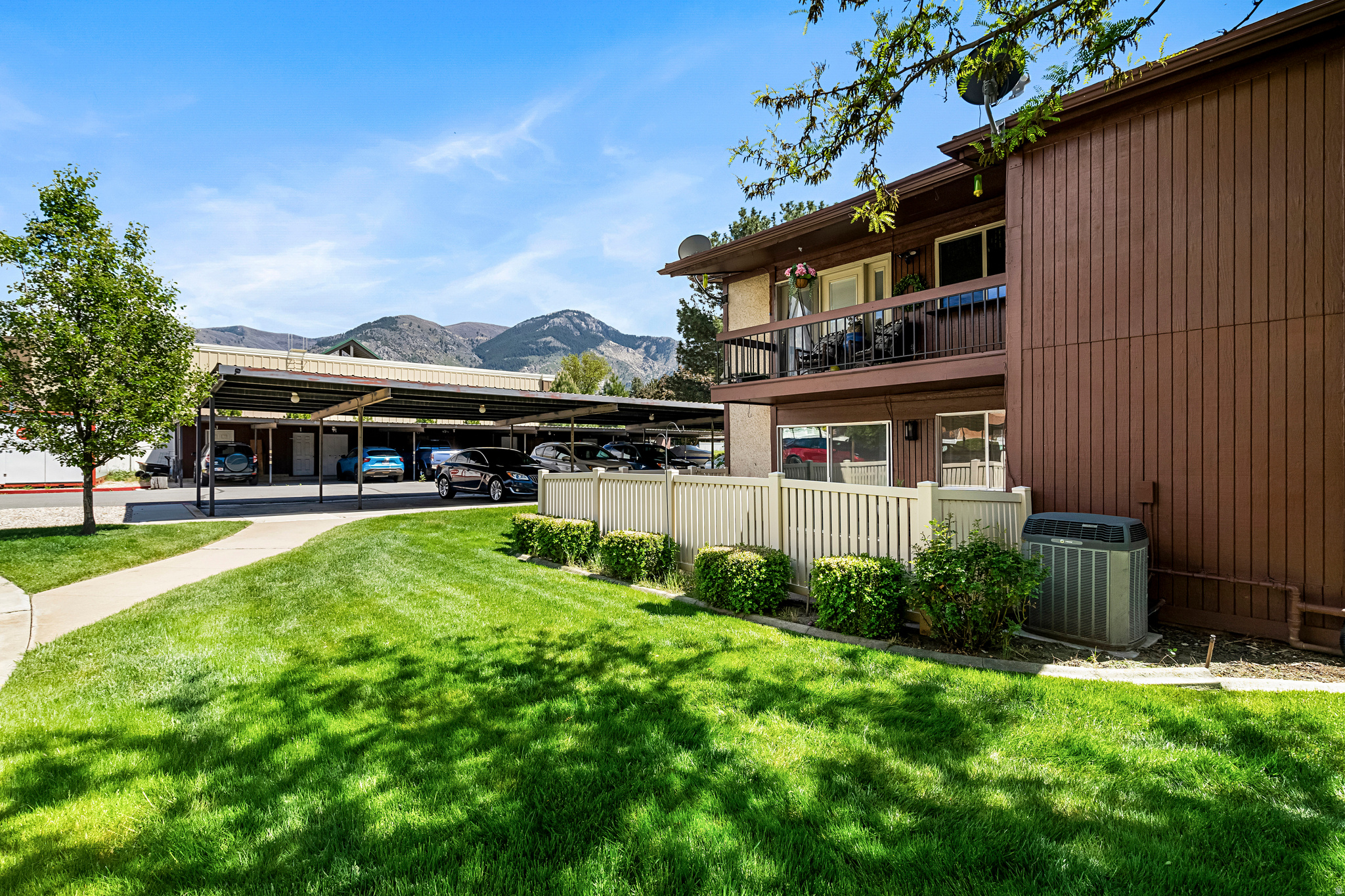 THREE FOUNTAINS - Residential
