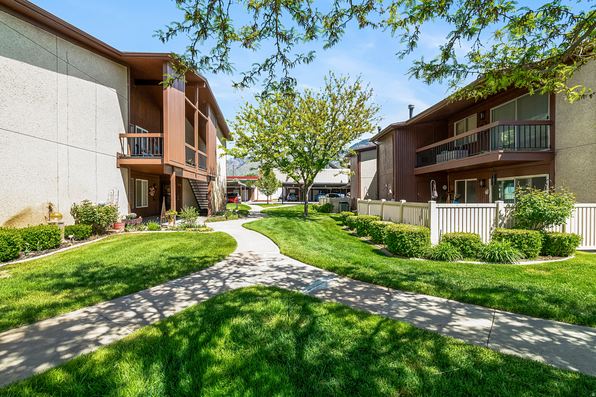 THREE FOUNTAINS - Residential