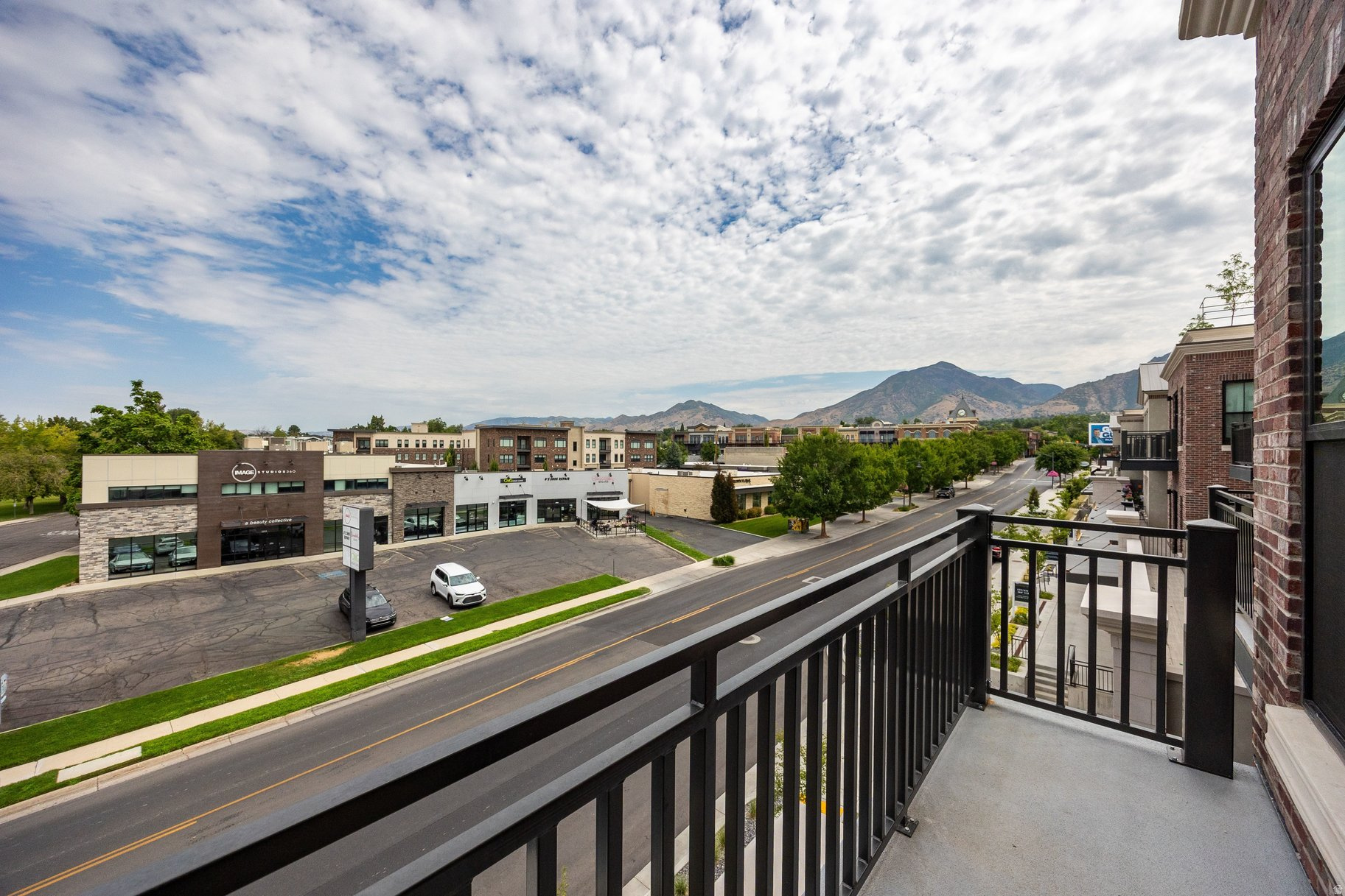 APOLLO SQUARE - Residential
