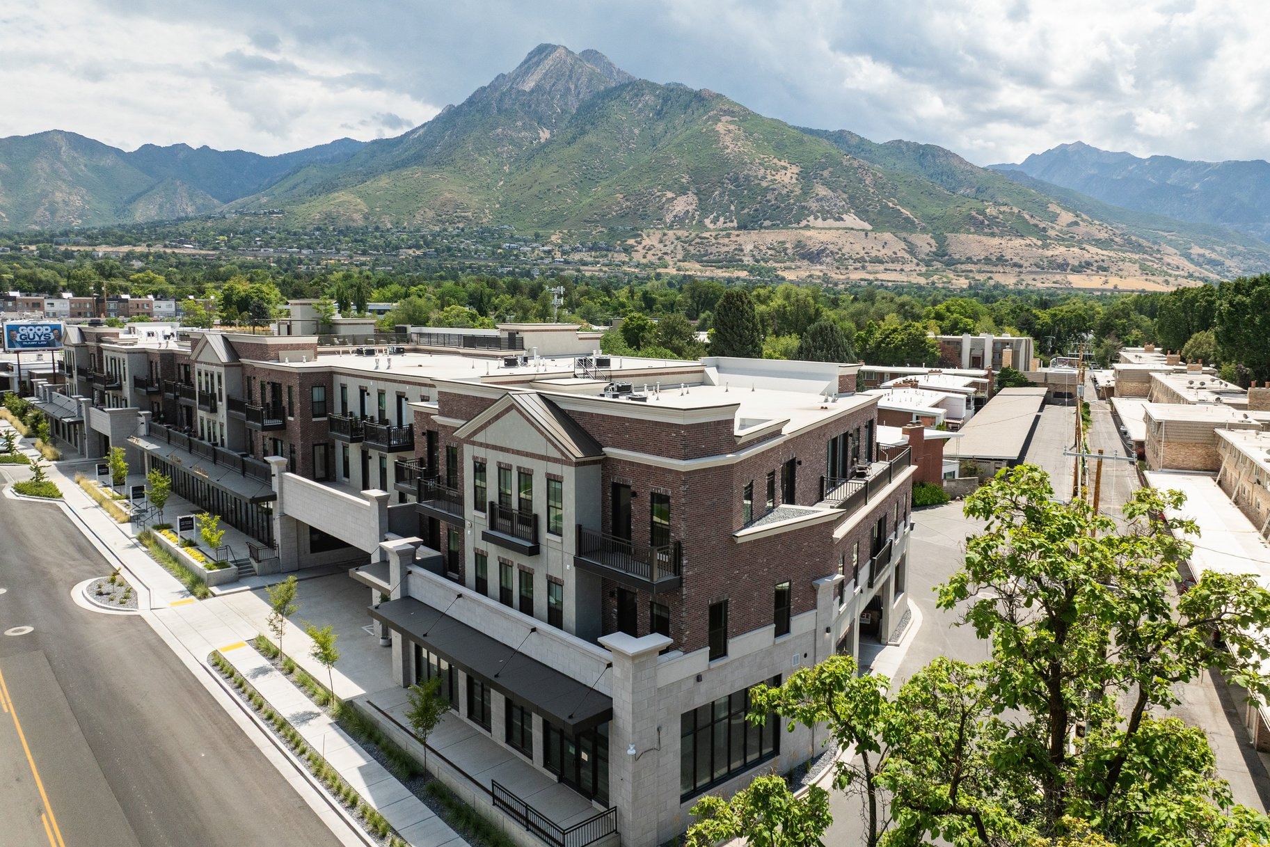 APOLLO SQUARE - Residential