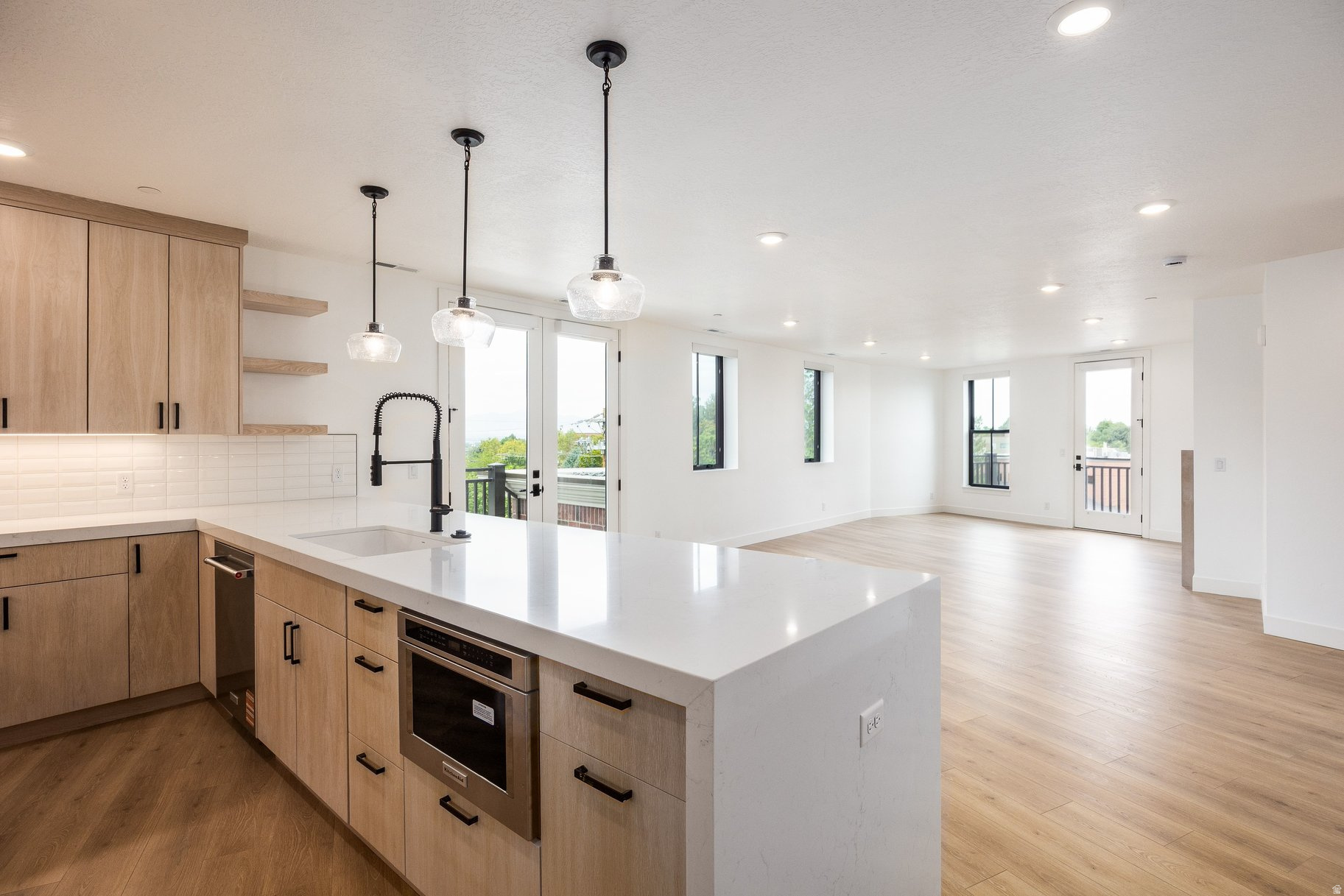 APOLLO SQUARE - Residential