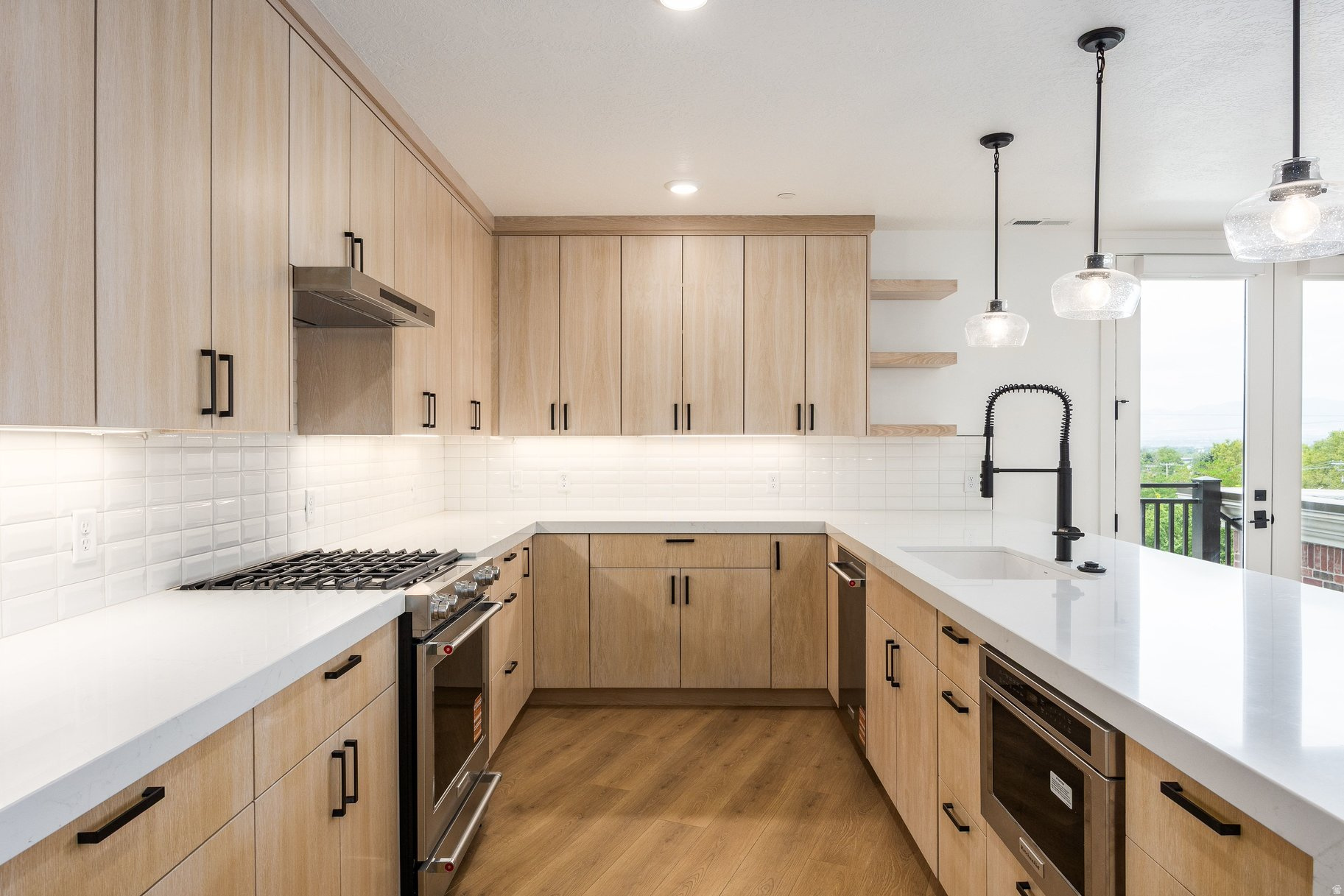 APOLLO SQUARE - Residential