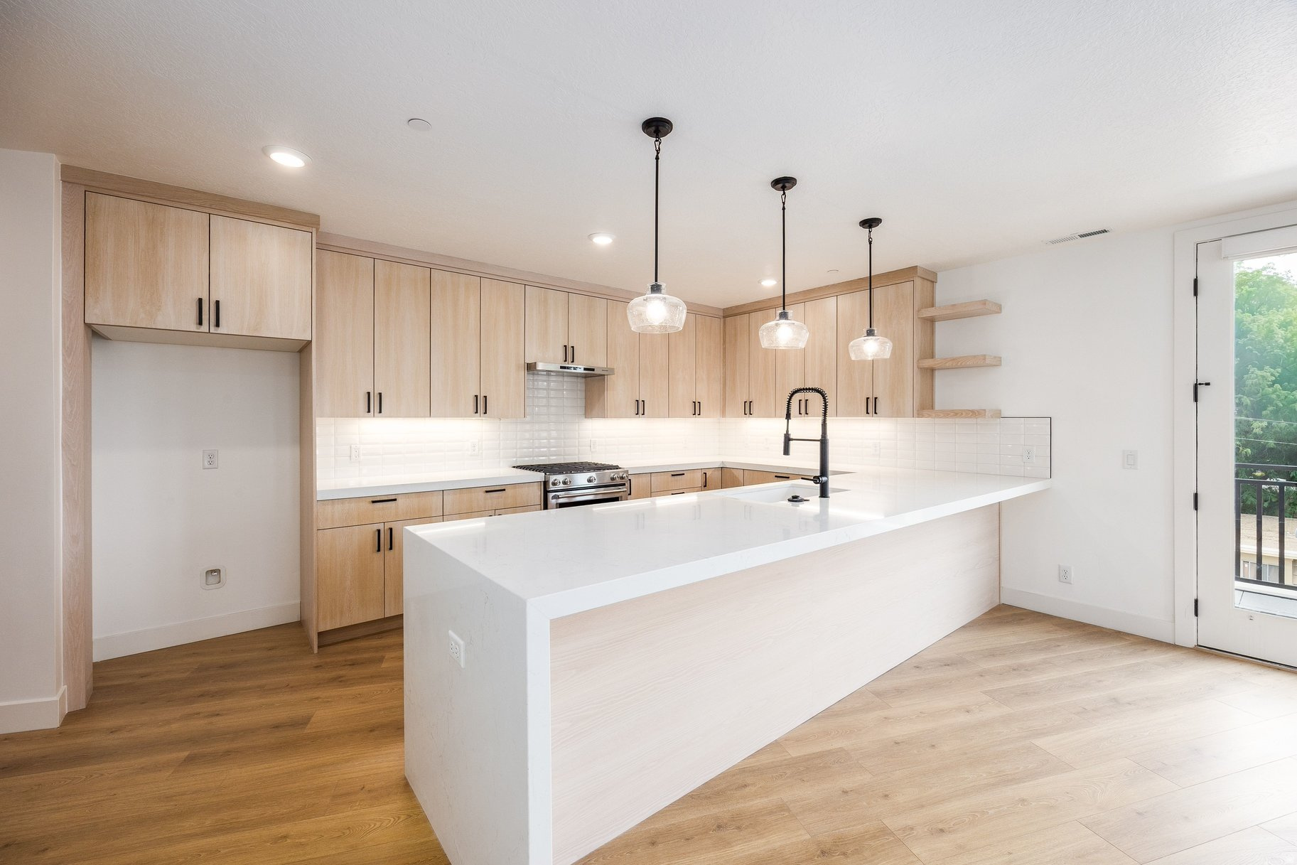 APOLLO SQUARE - Residential