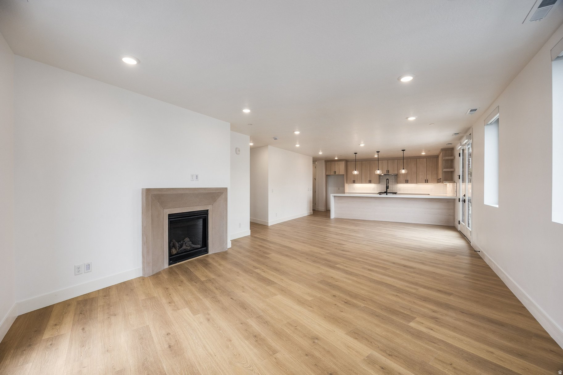 APOLLO SQUARE - Residential