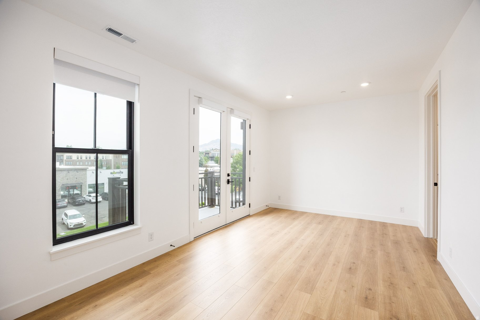 APOLLO SQUARE - Residential