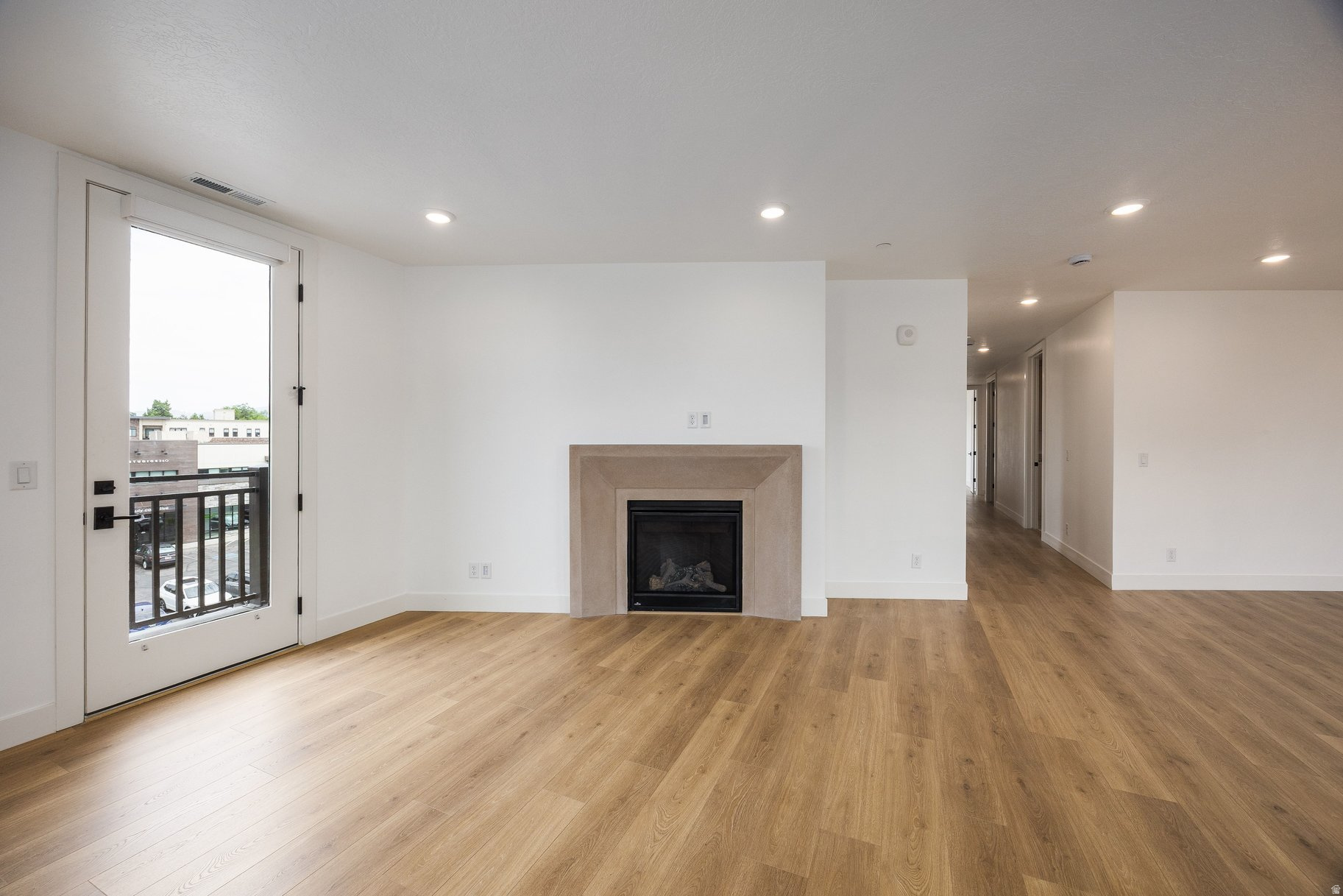 APOLLO SQUARE - Residential