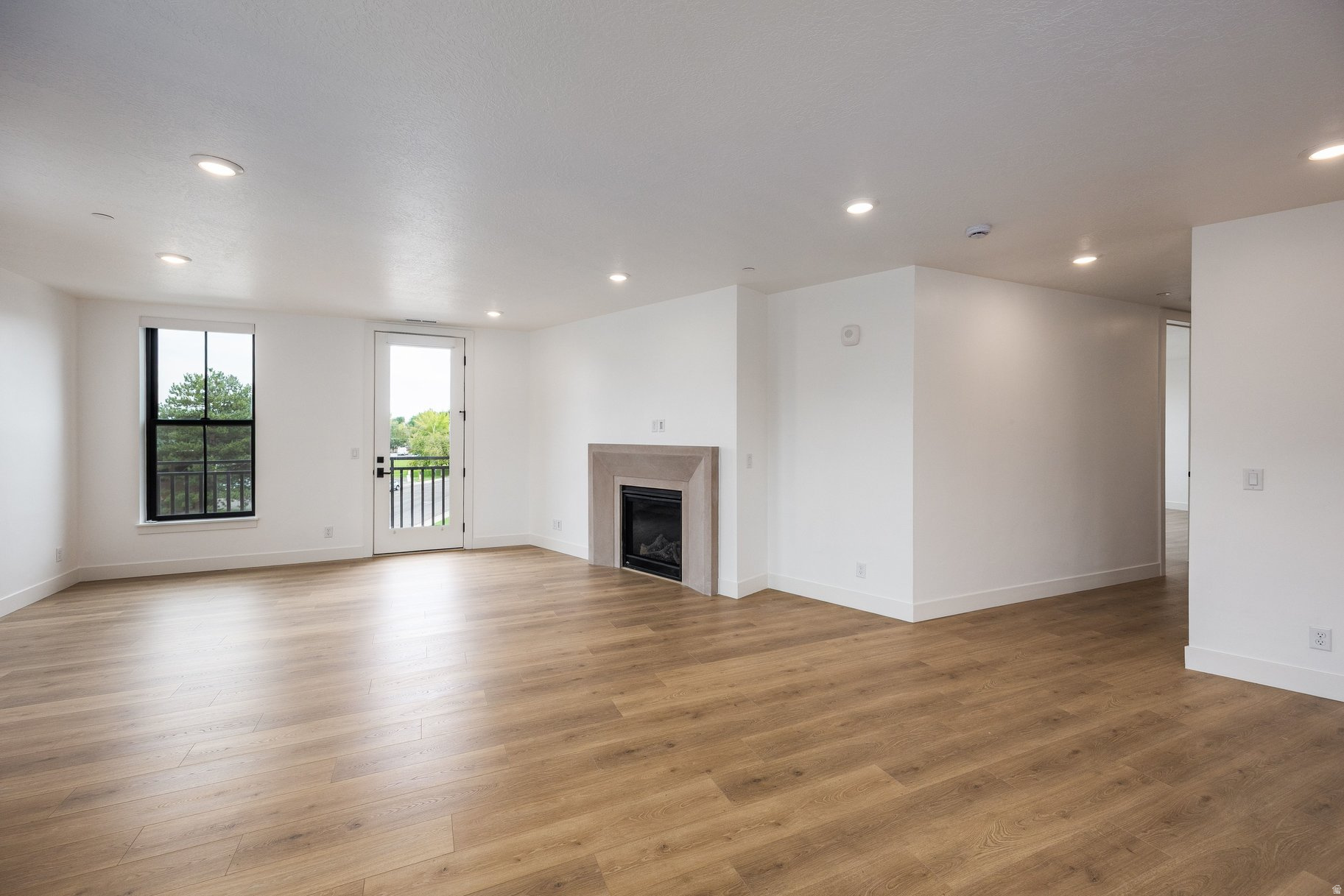 APOLLO SQUARE - Residential