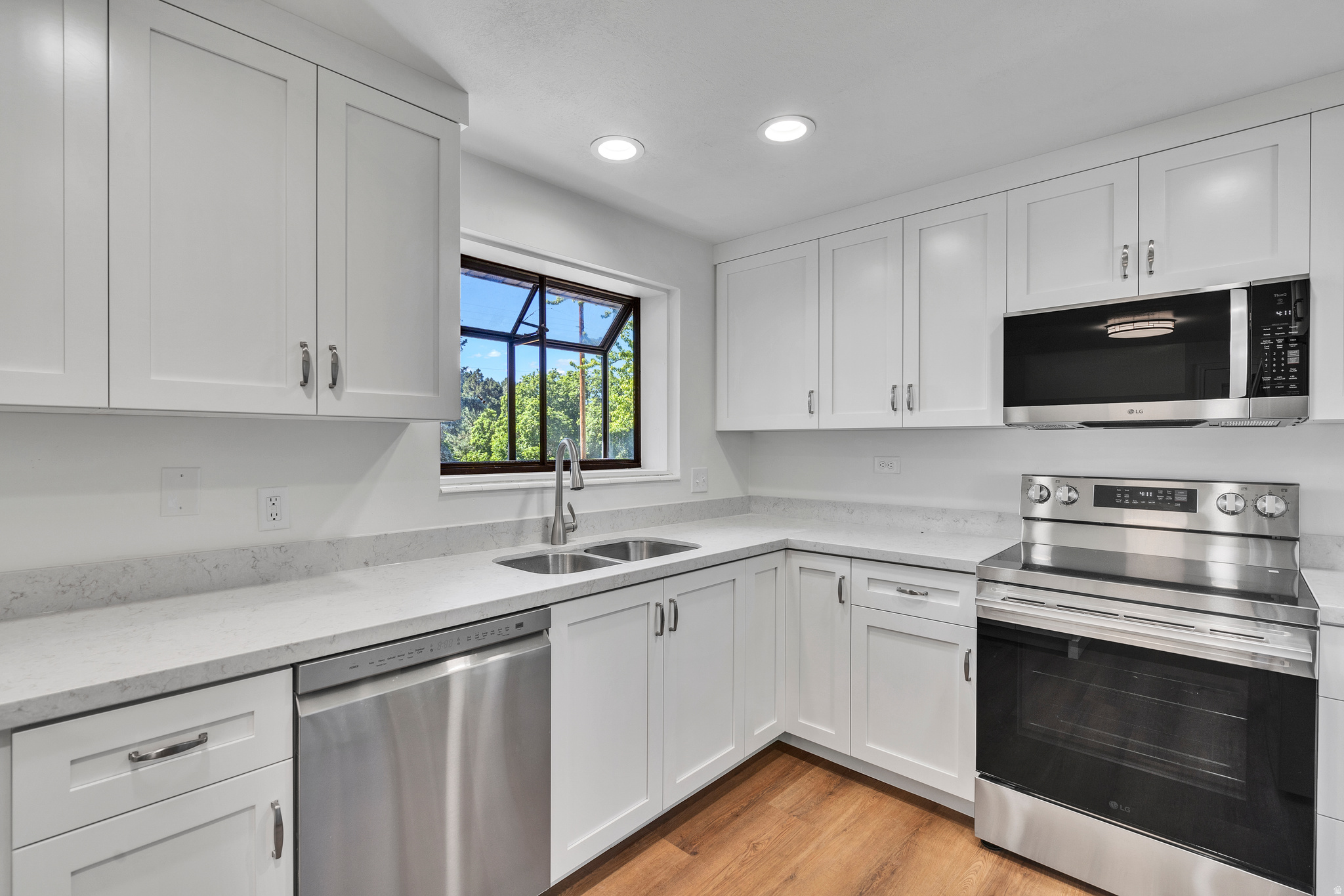 LAKEWOOD VILLAGE - Residential