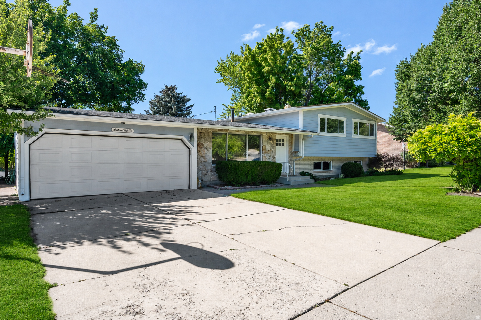 LAKEWOOD VILLAGE - Residential