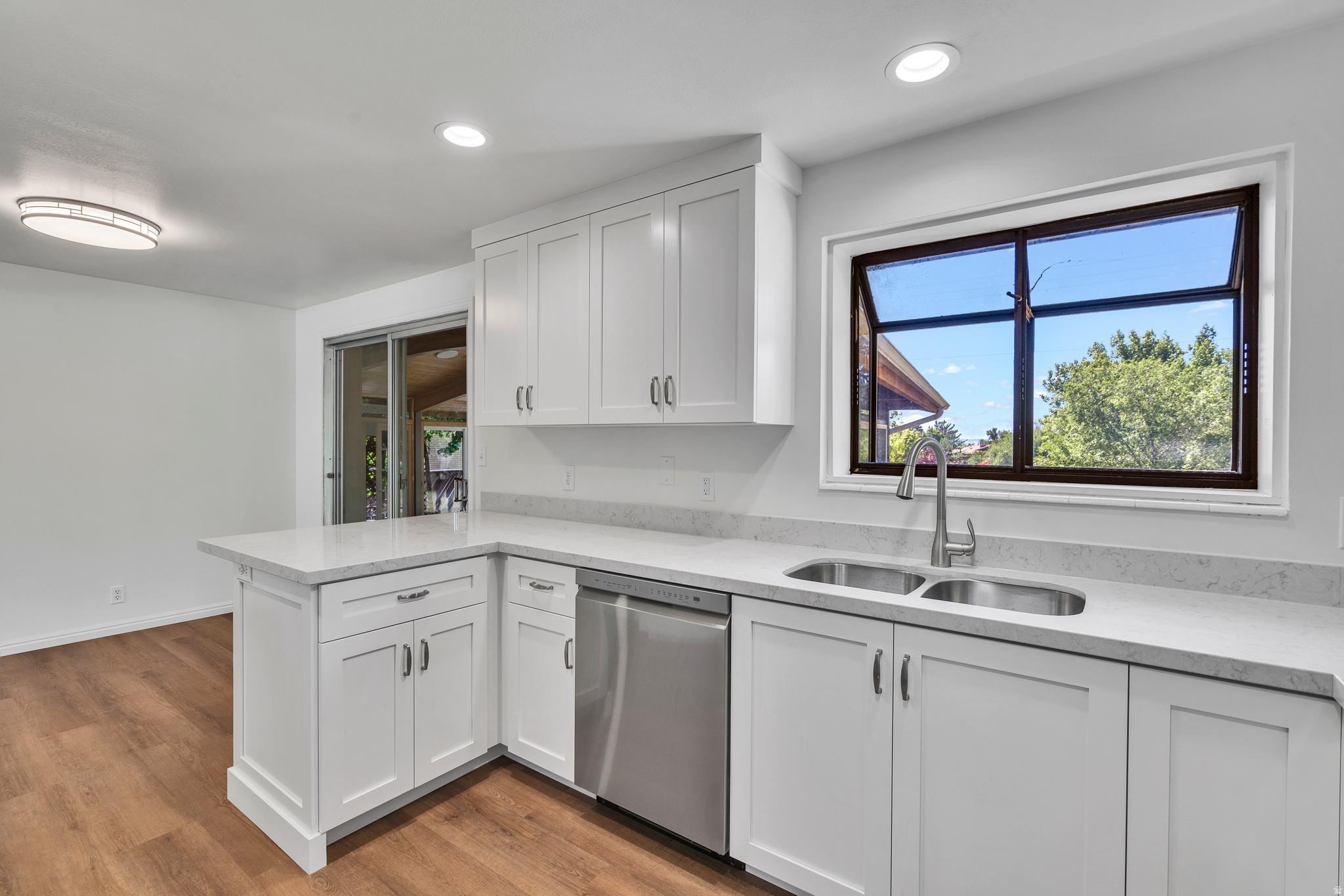 LAKEWOOD VILLAGE - Residential