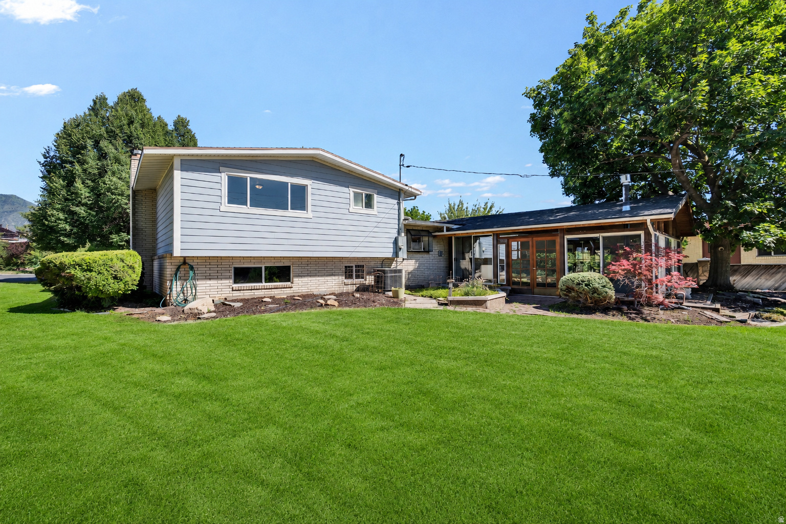 LAKEWOOD VILLAGE - Residential