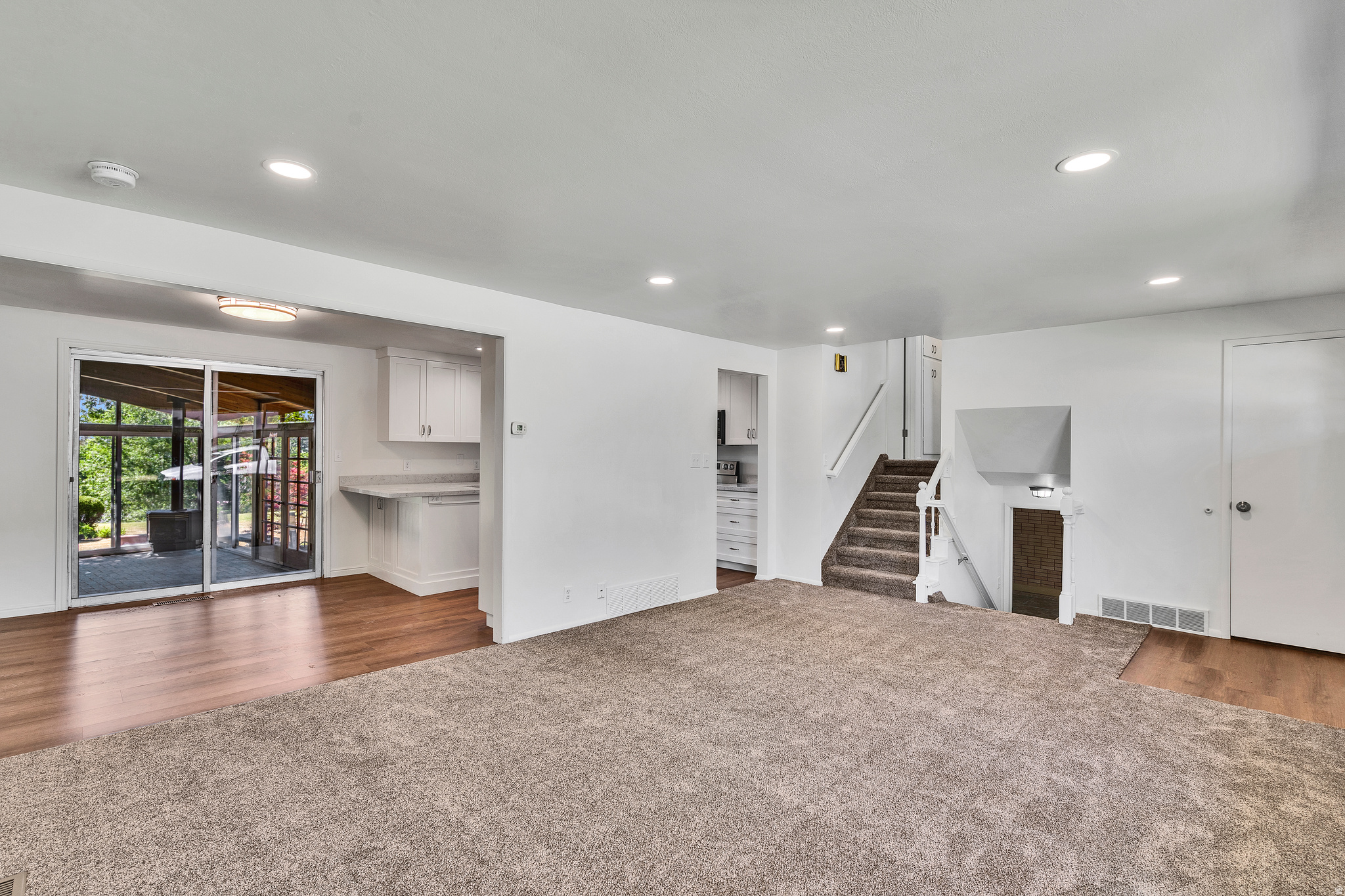 LAKEWOOD VILLAGE - Residential