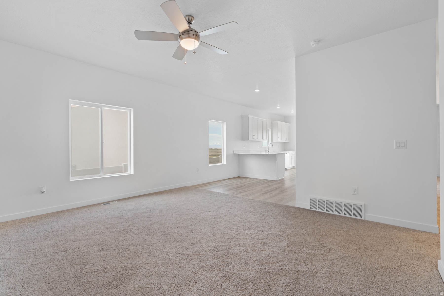 DESERT EDGE - Residential