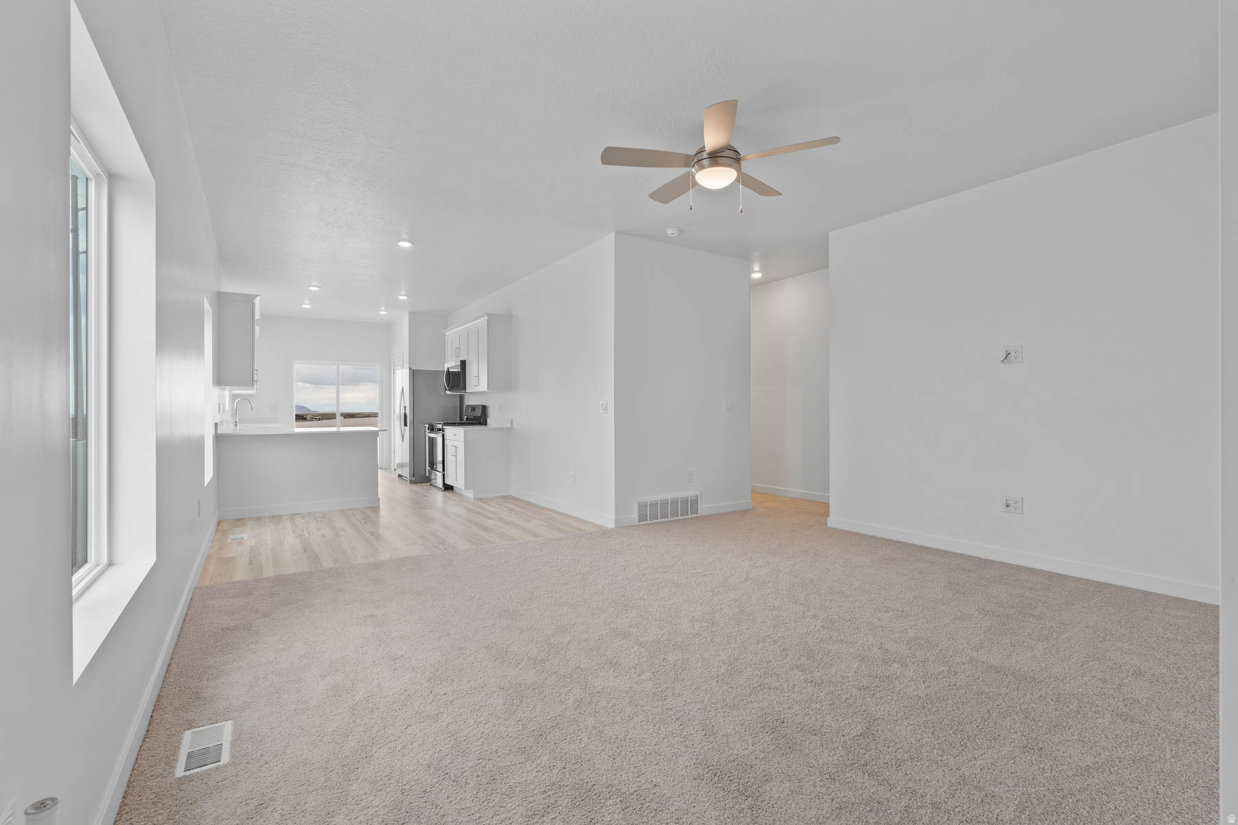DESERT EDGE - Residential