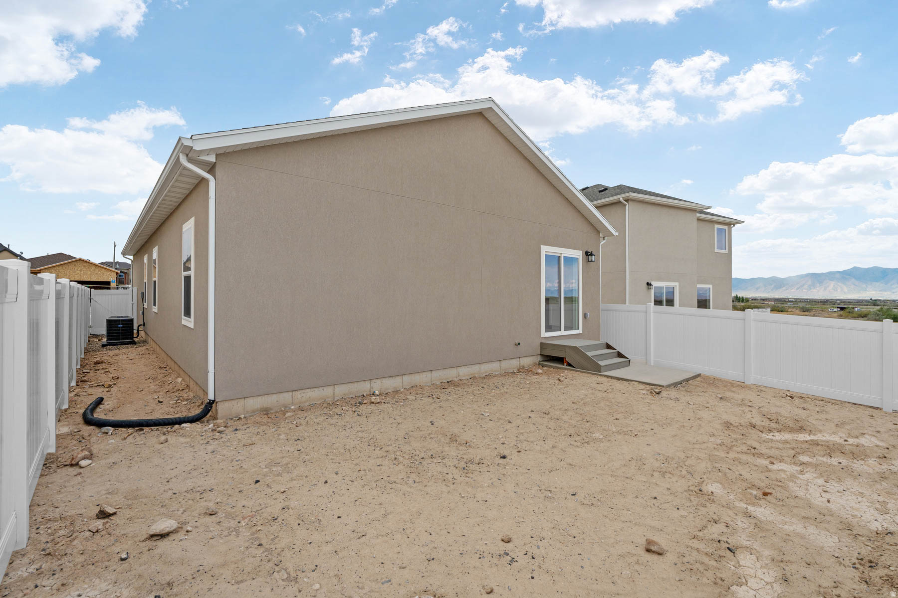 DESERT EDGE - Residential