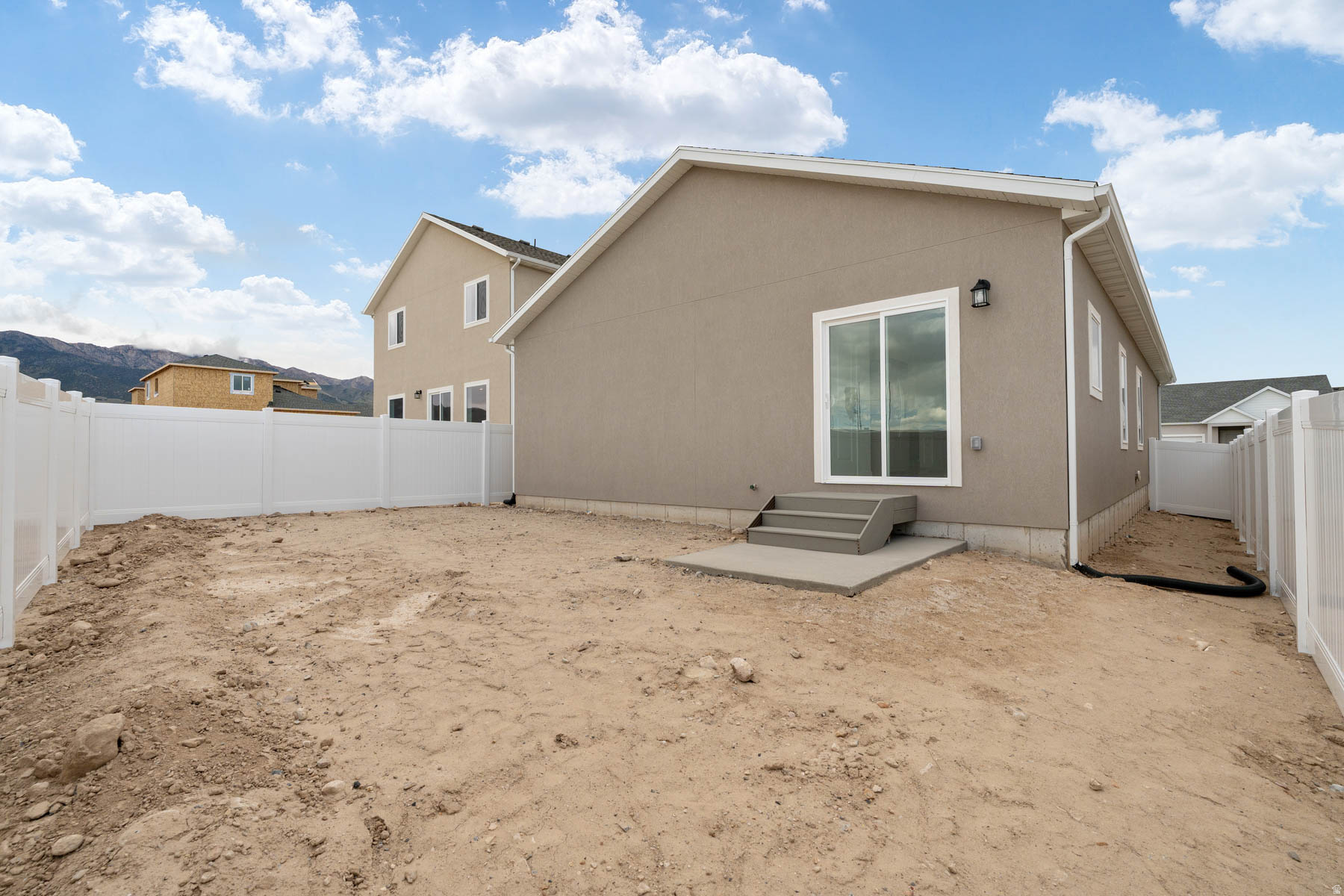 DESERT EDGE - Residential