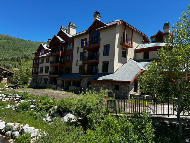 CREEKSIDE - Residential