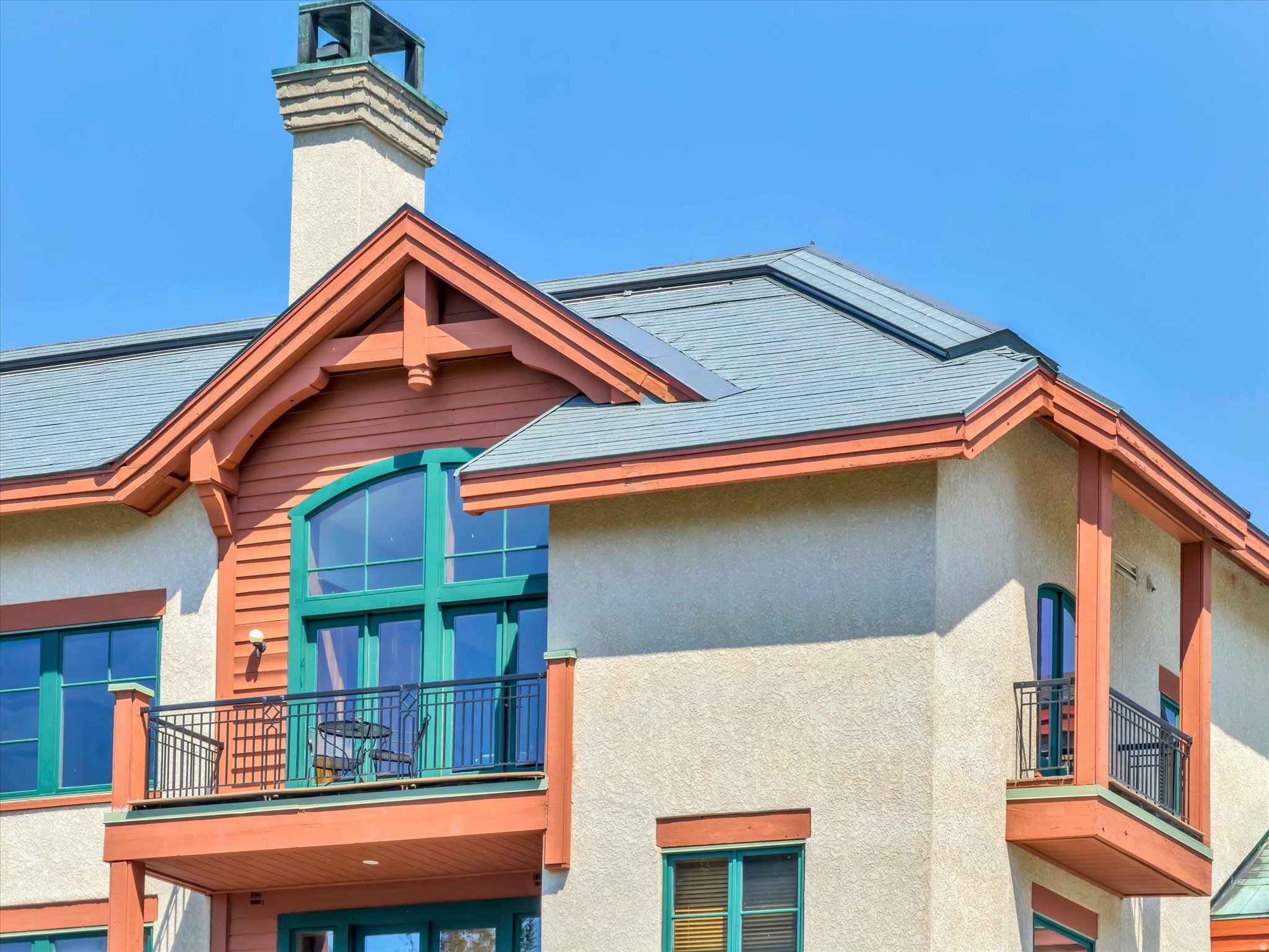 CREEKSIDE - Residential