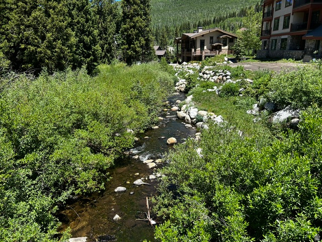 CREEKSIDE - Residential