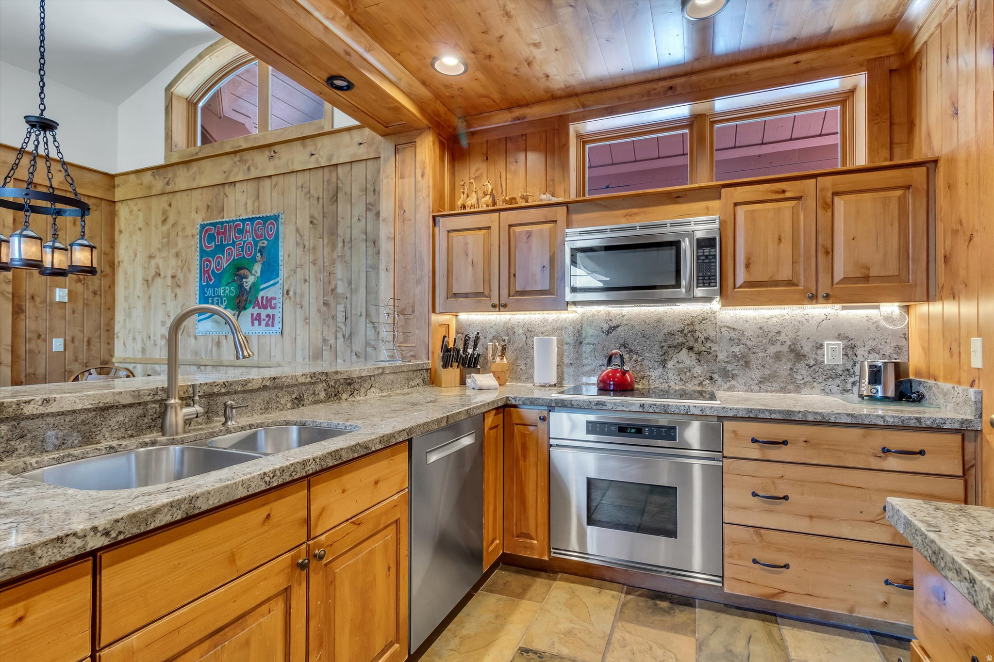 CREEKSIDE - Residential
