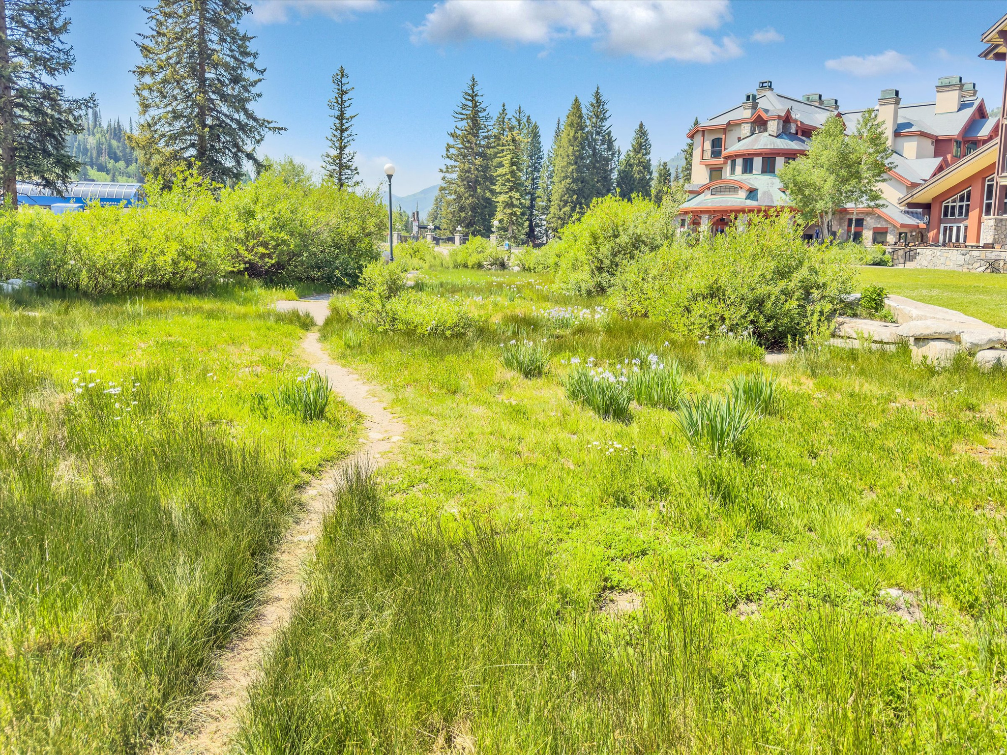 CREEKSIDE - Residential