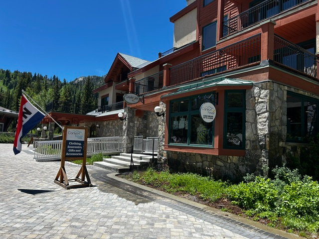 CREEKSIDE - Residential
