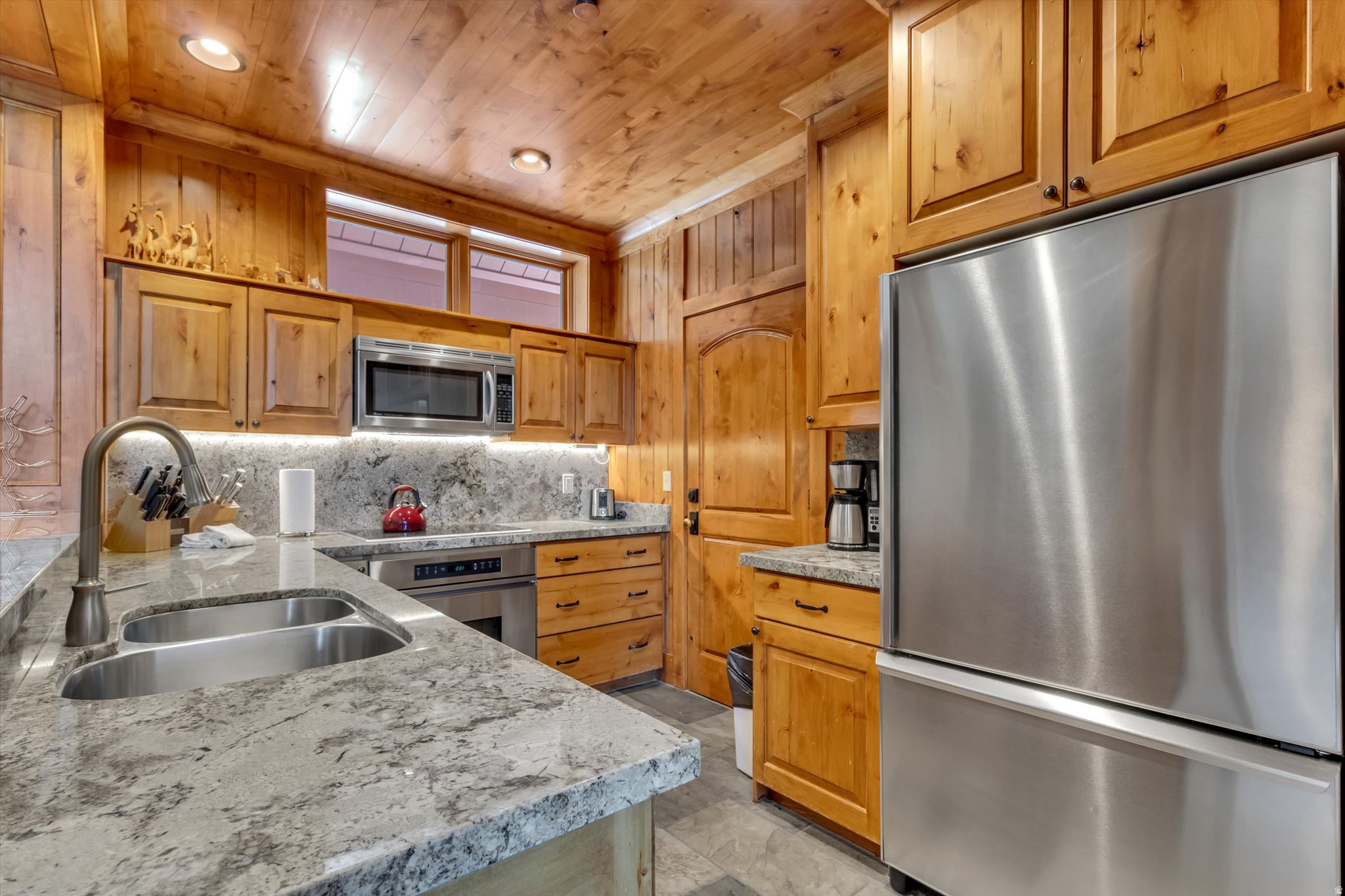 CREEKSIDE - Residential