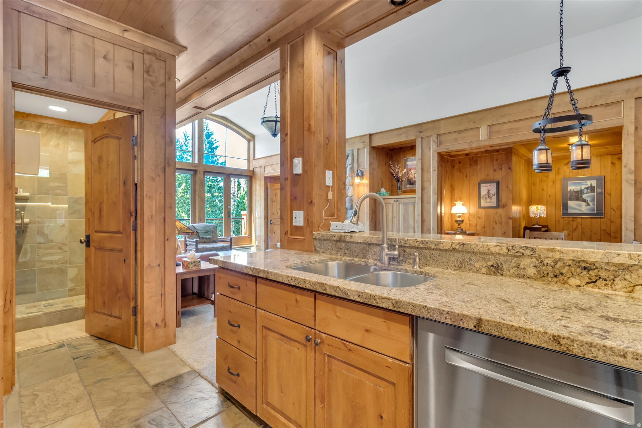 CREEKSIDE - Residential