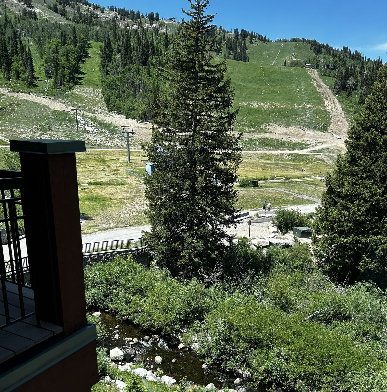 CREEKSIDE - Residential