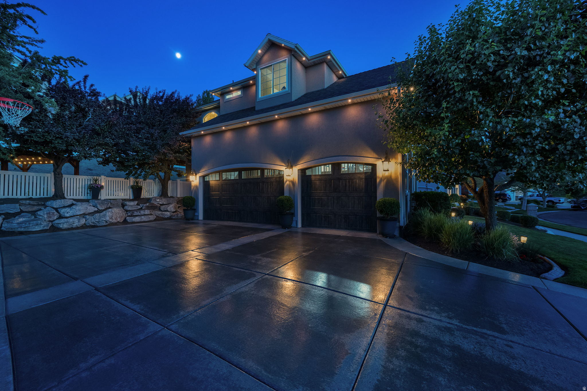 SOUTH MOUNTAIN - Residential