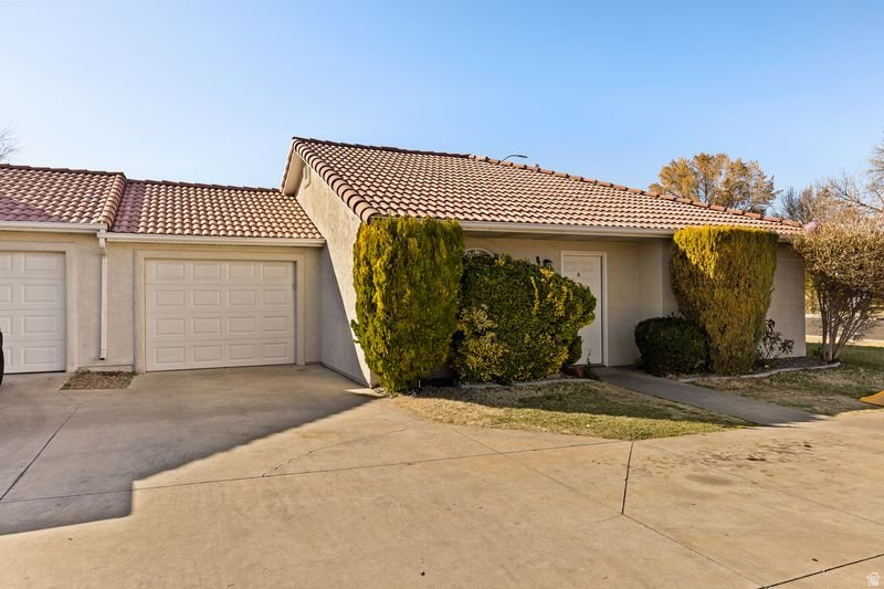 TWIN PALMS 1 - Residential