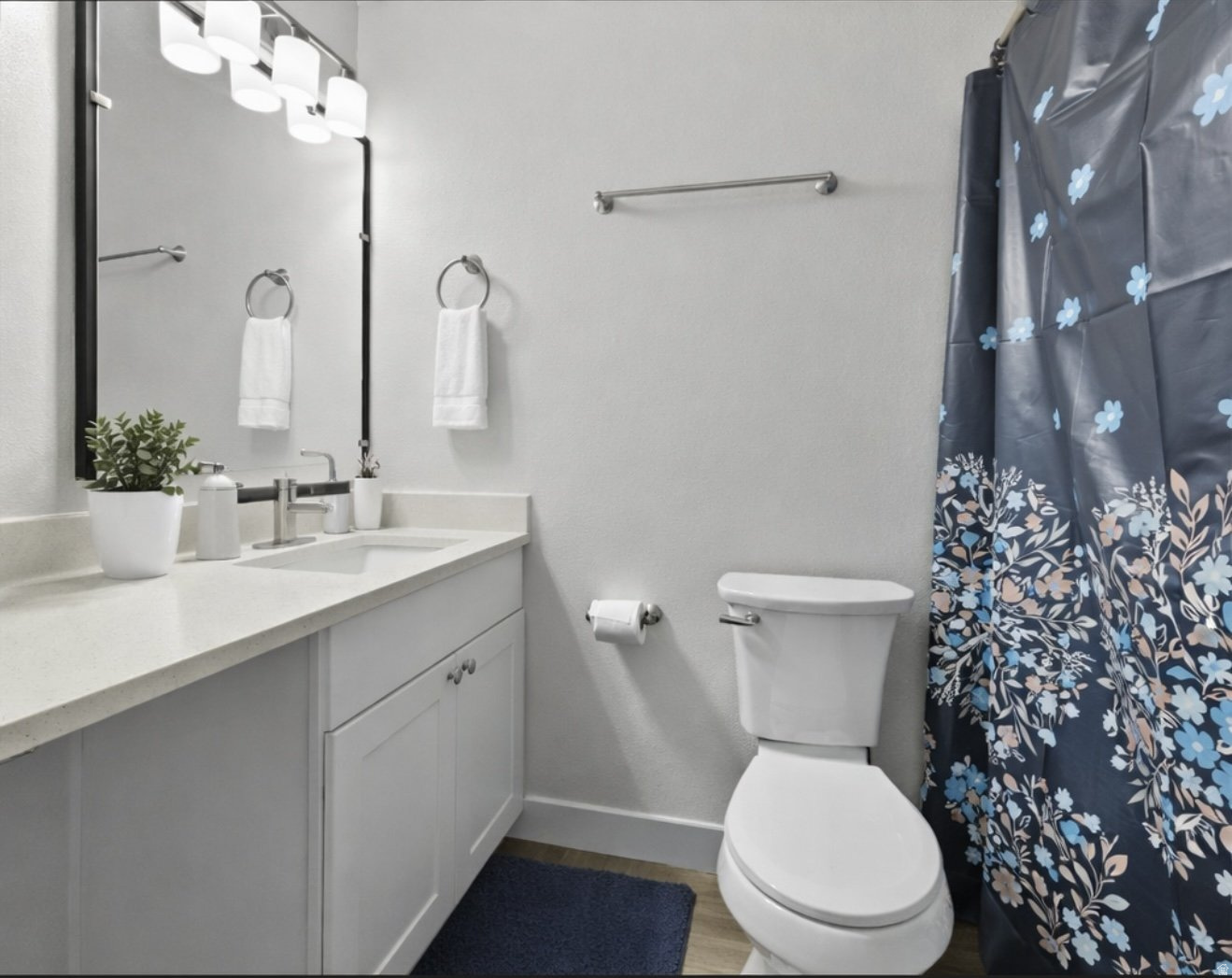 TWIN PALMS 1 - Residential